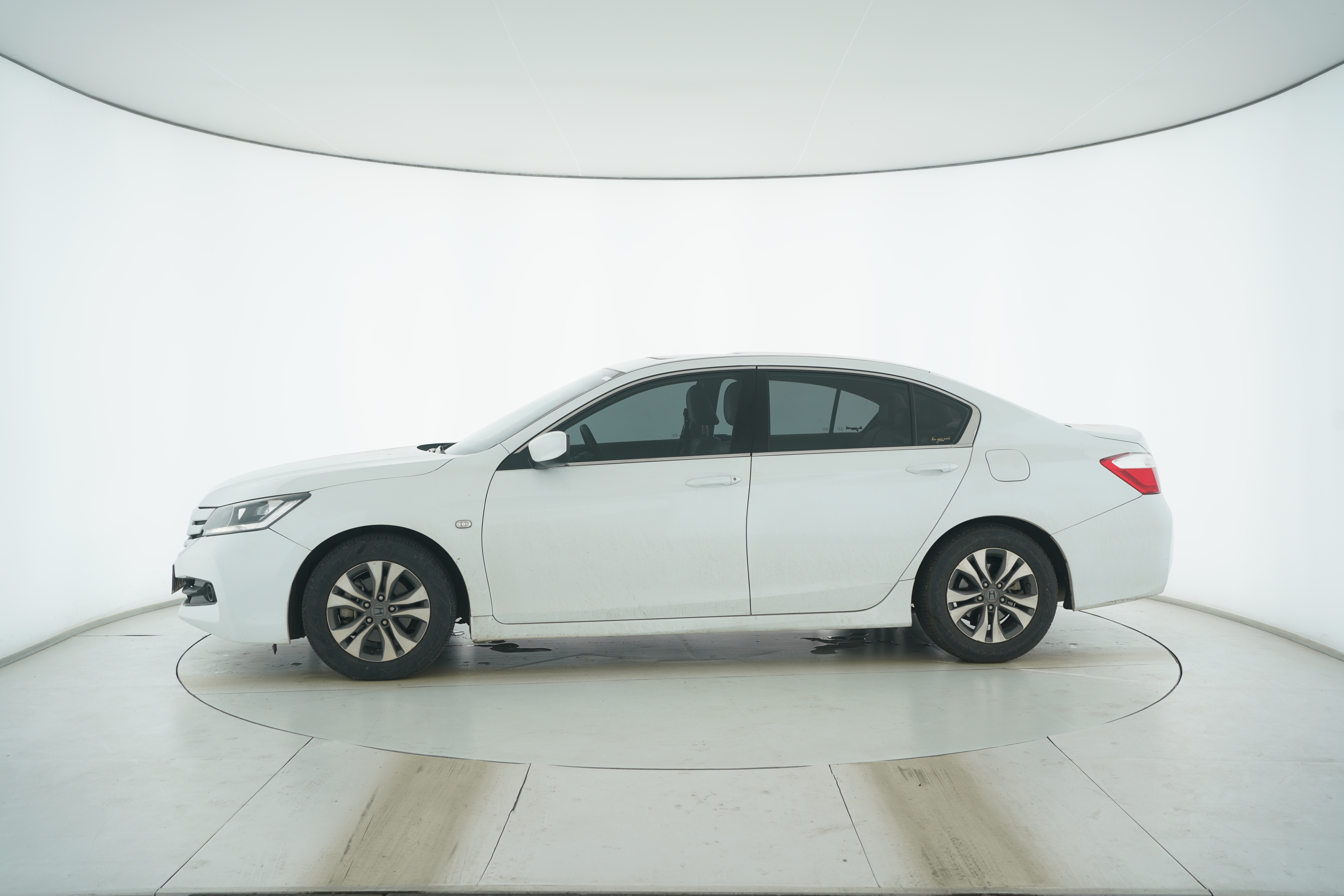 Honda Accord 2015 — фото 7