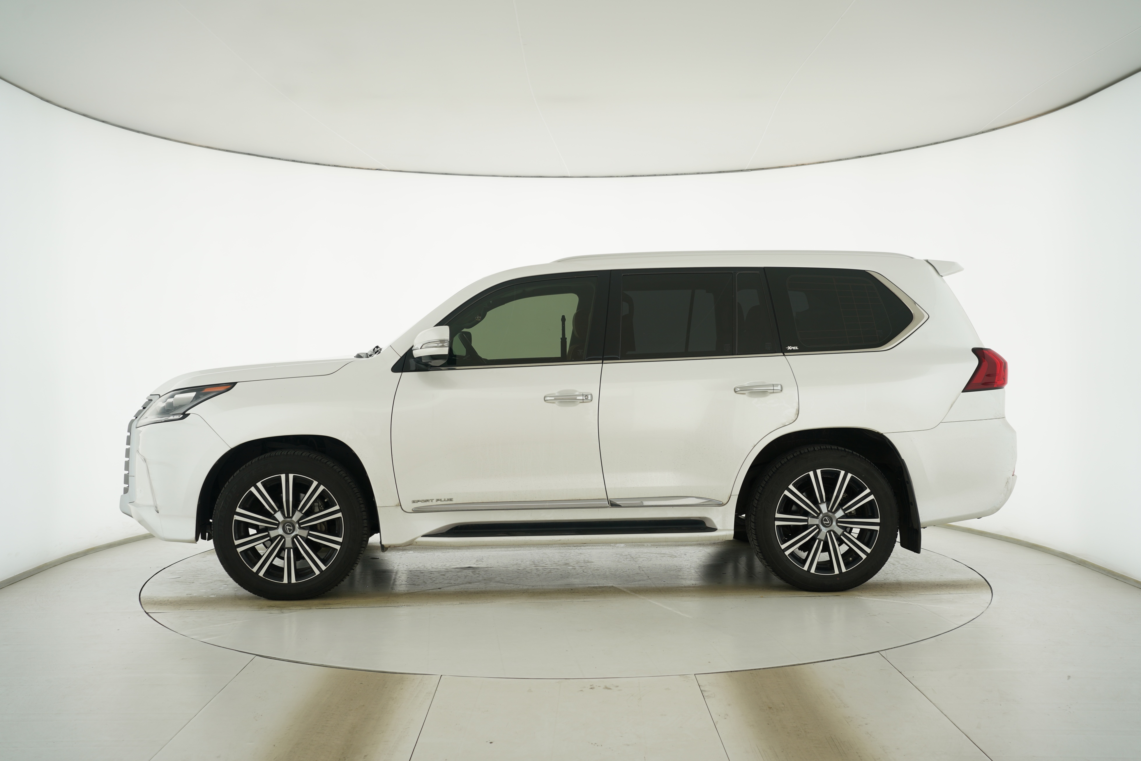 Lexus LX 2019 — фото 7