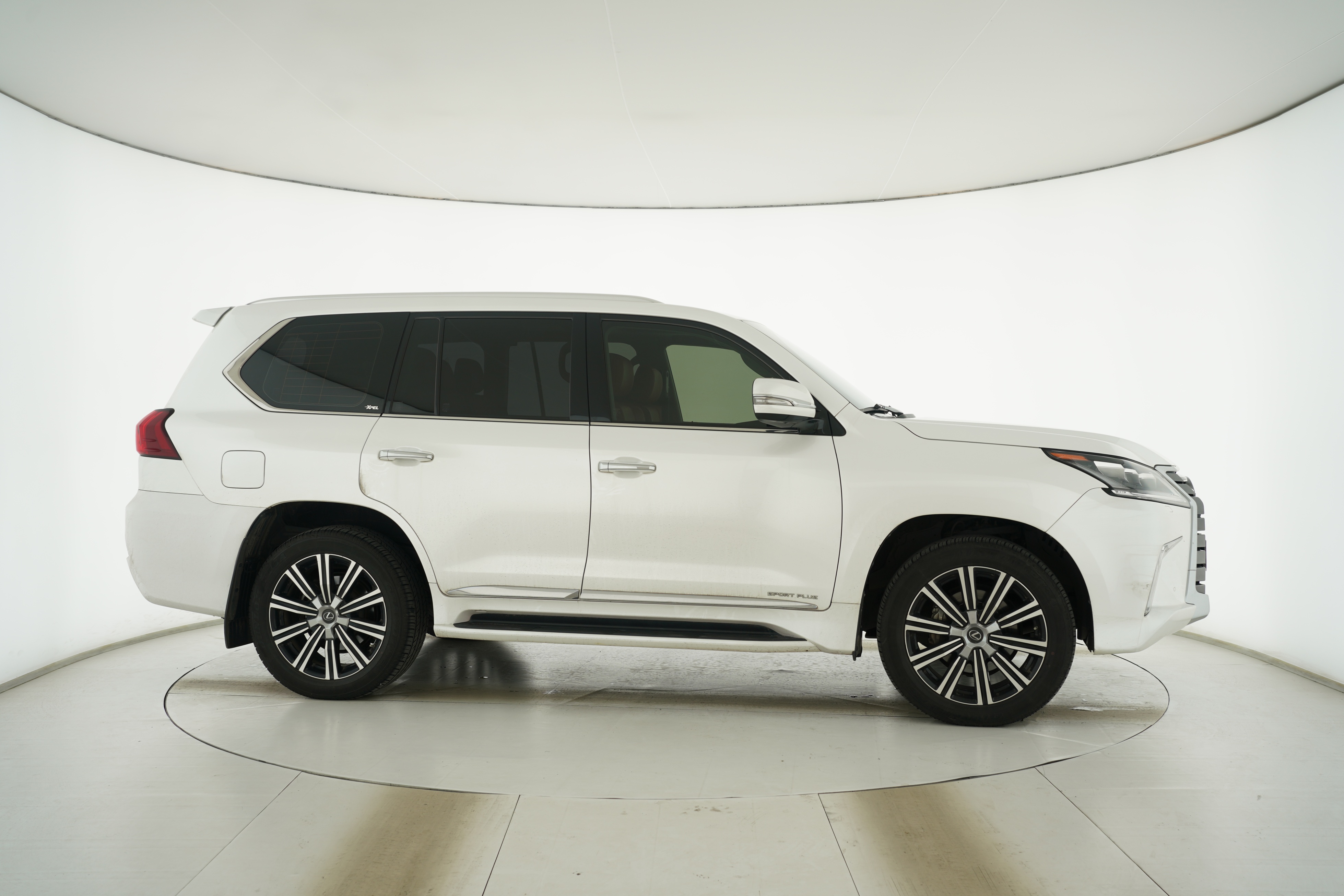 Lexus LX 2019 — фото 8