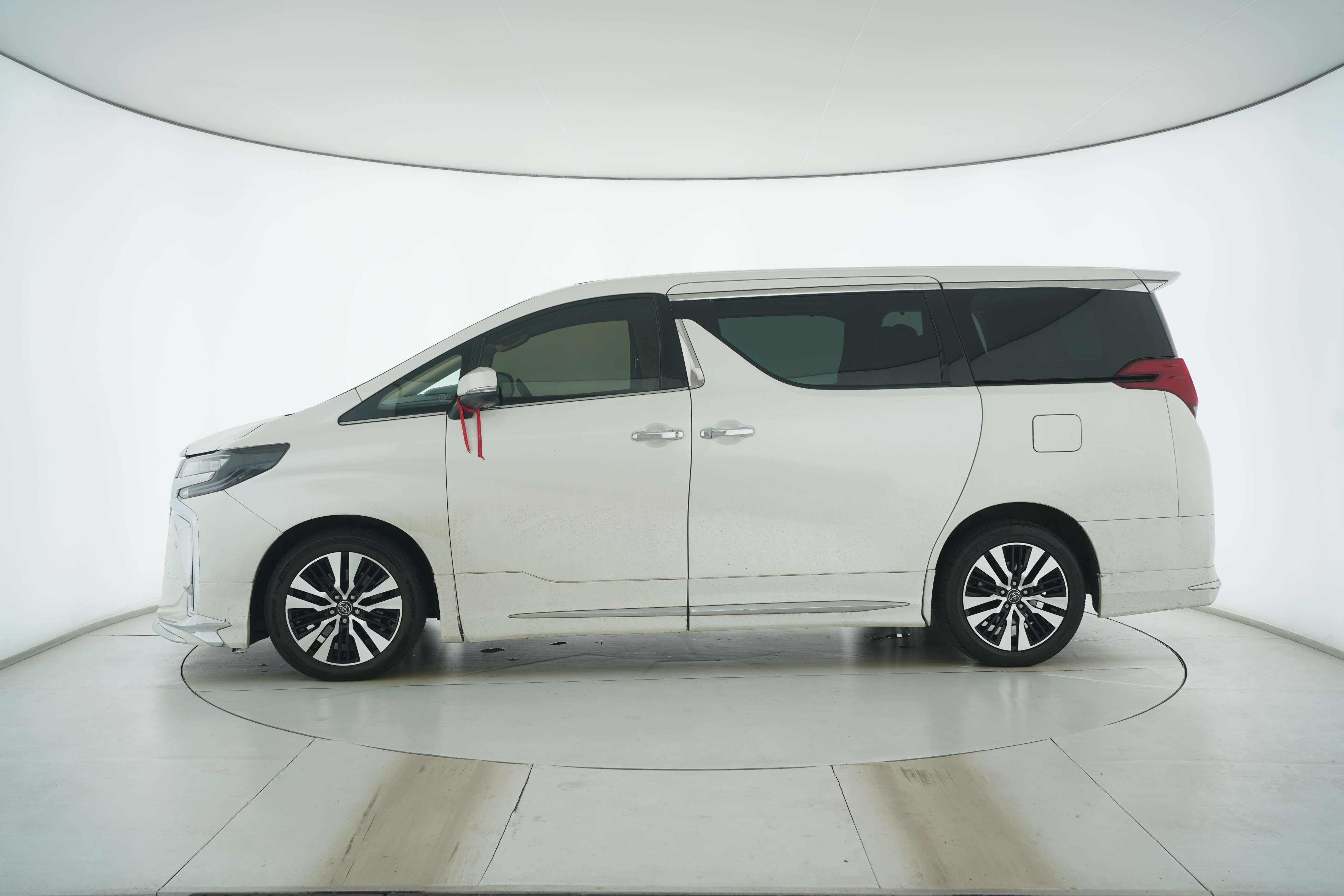 Toyota Elfa 2015 — фото 7