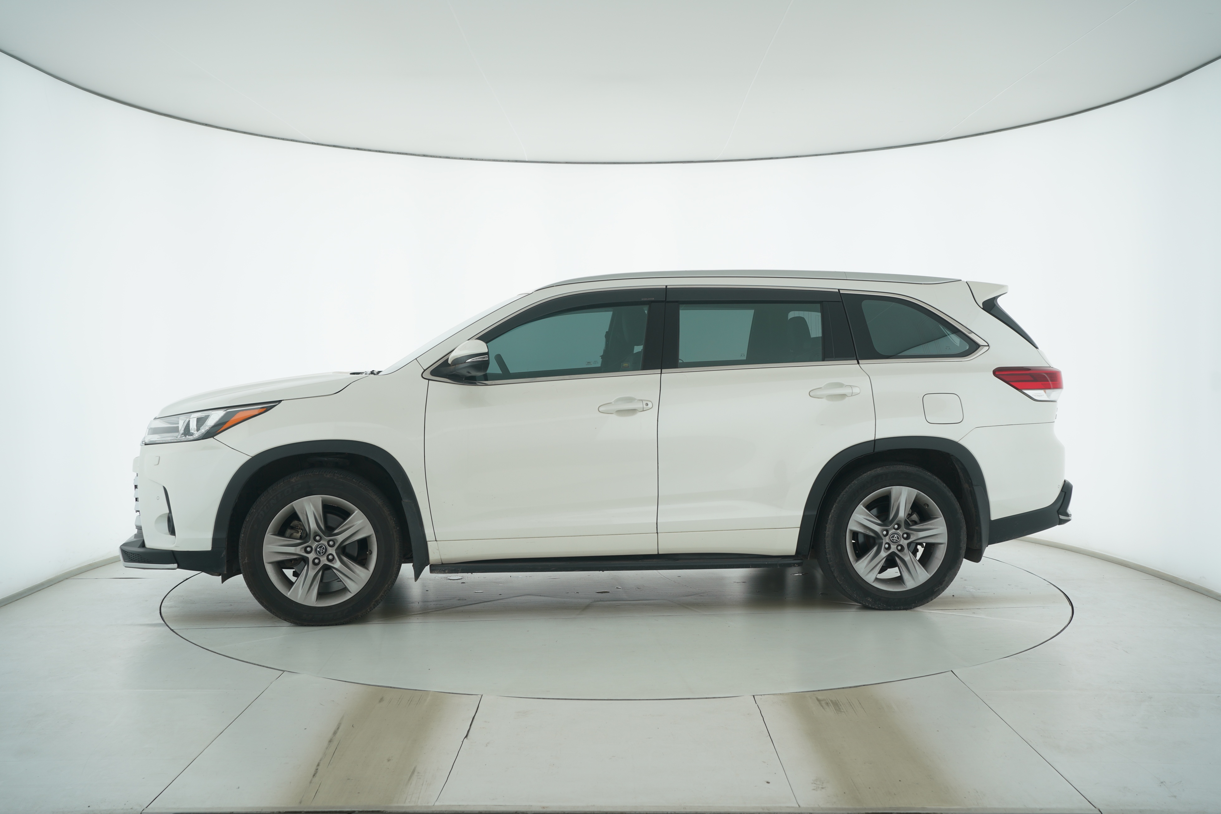 Toyota Highlander 2018 — фото 7