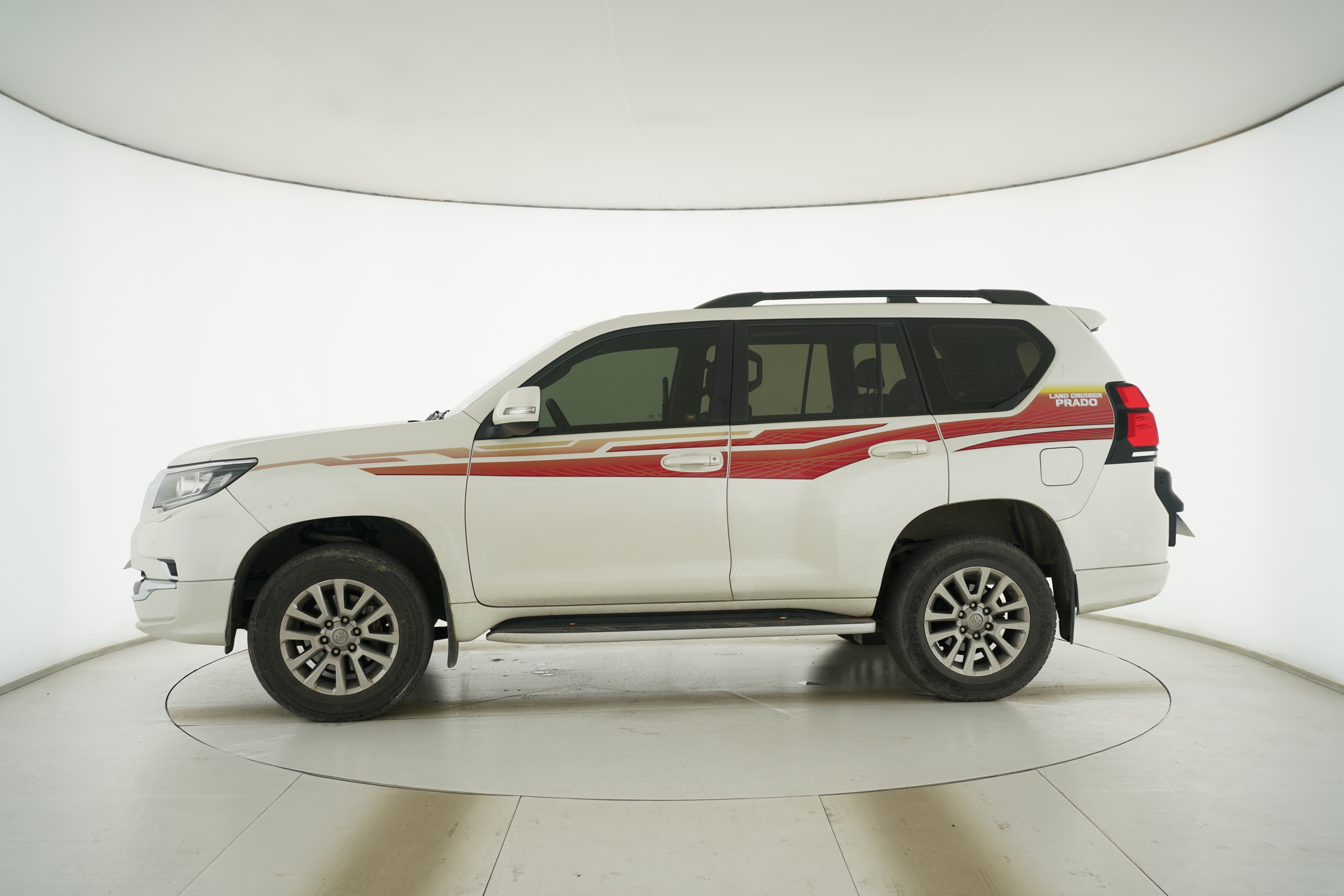 Toyota Prado 2019 — фото 7