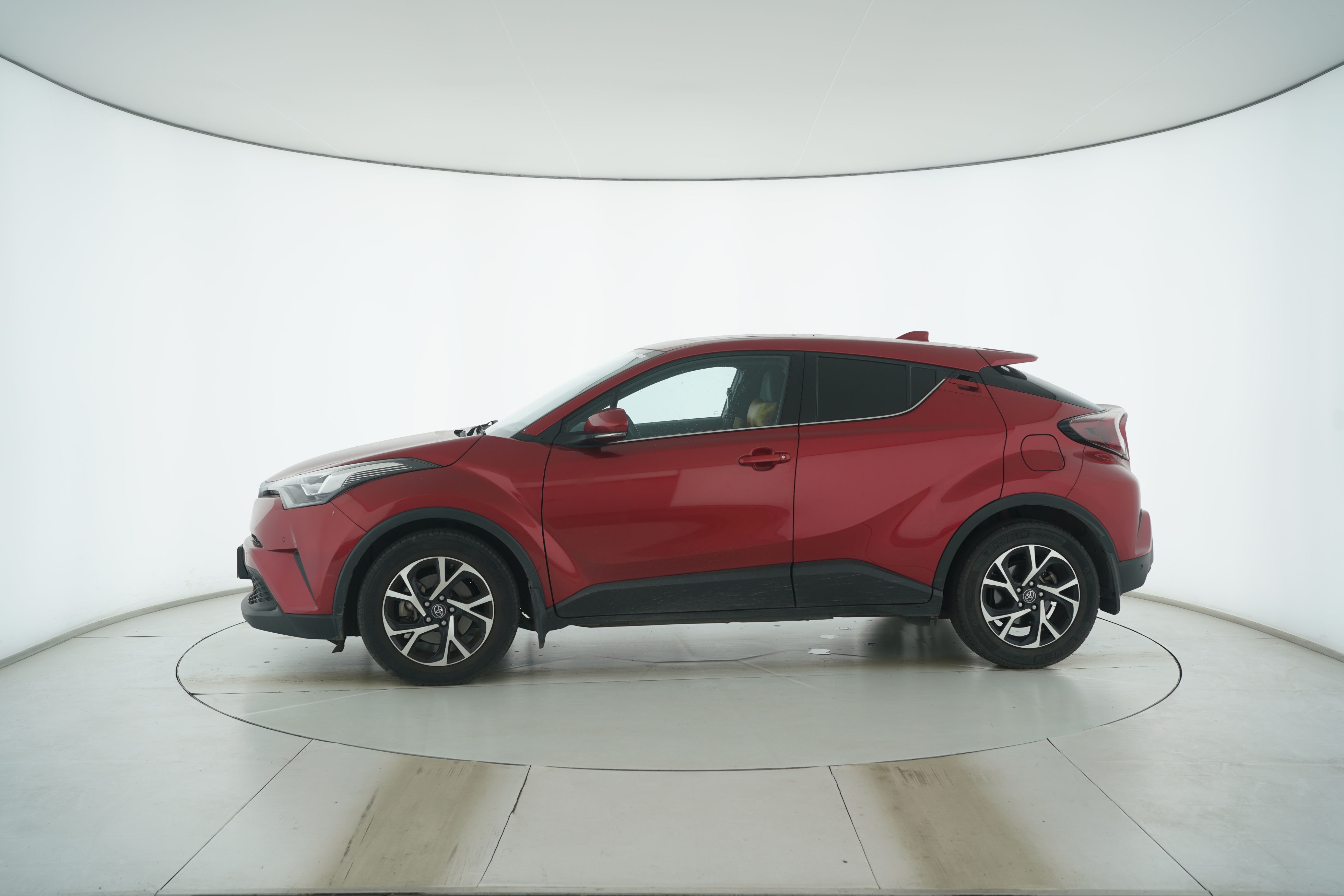 Toyota C-HR 2018 — фото 7