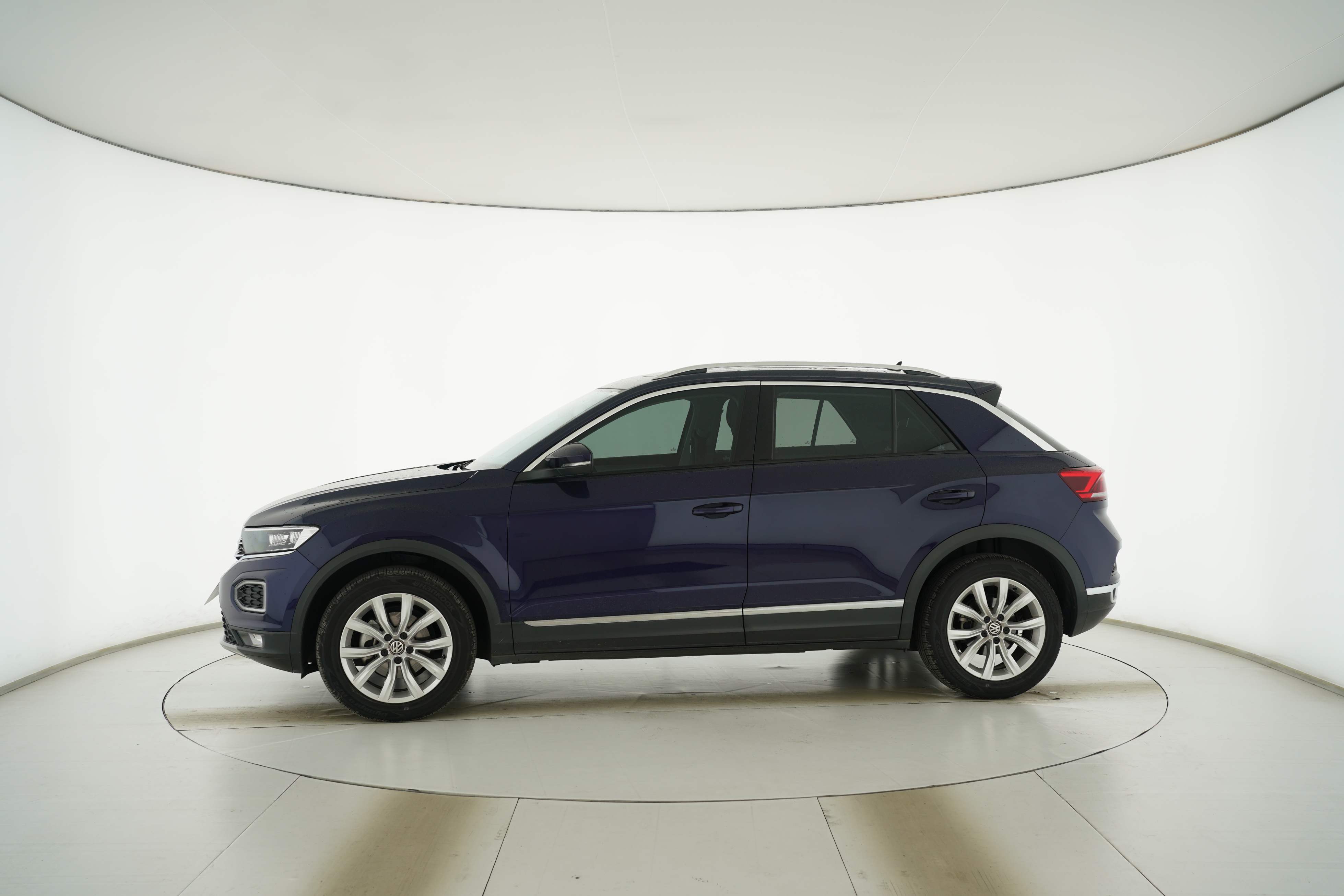 Volkswagen T-ROC 2023 — фото 7