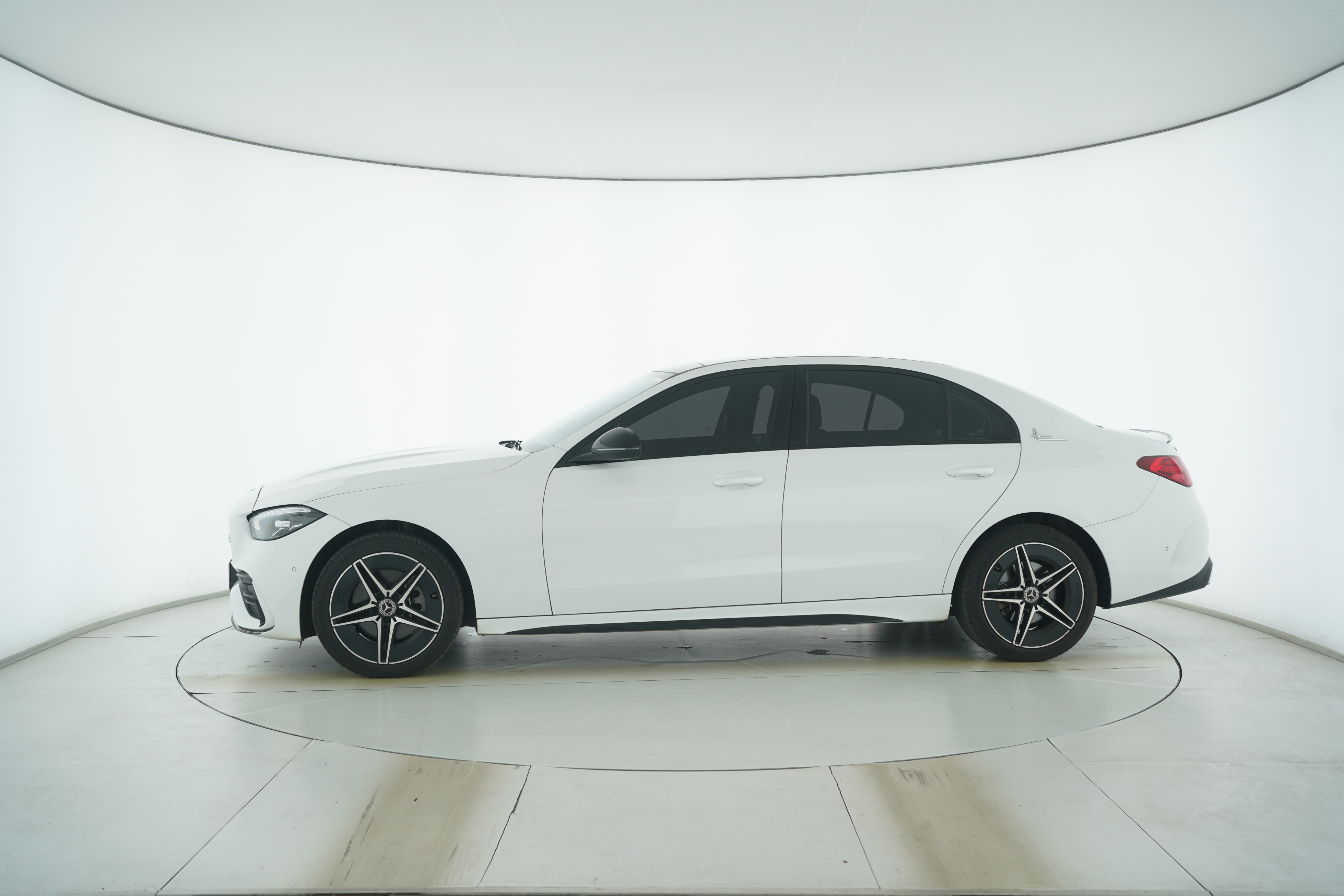 Mercedes Benz C-Class 2023 — фото 7