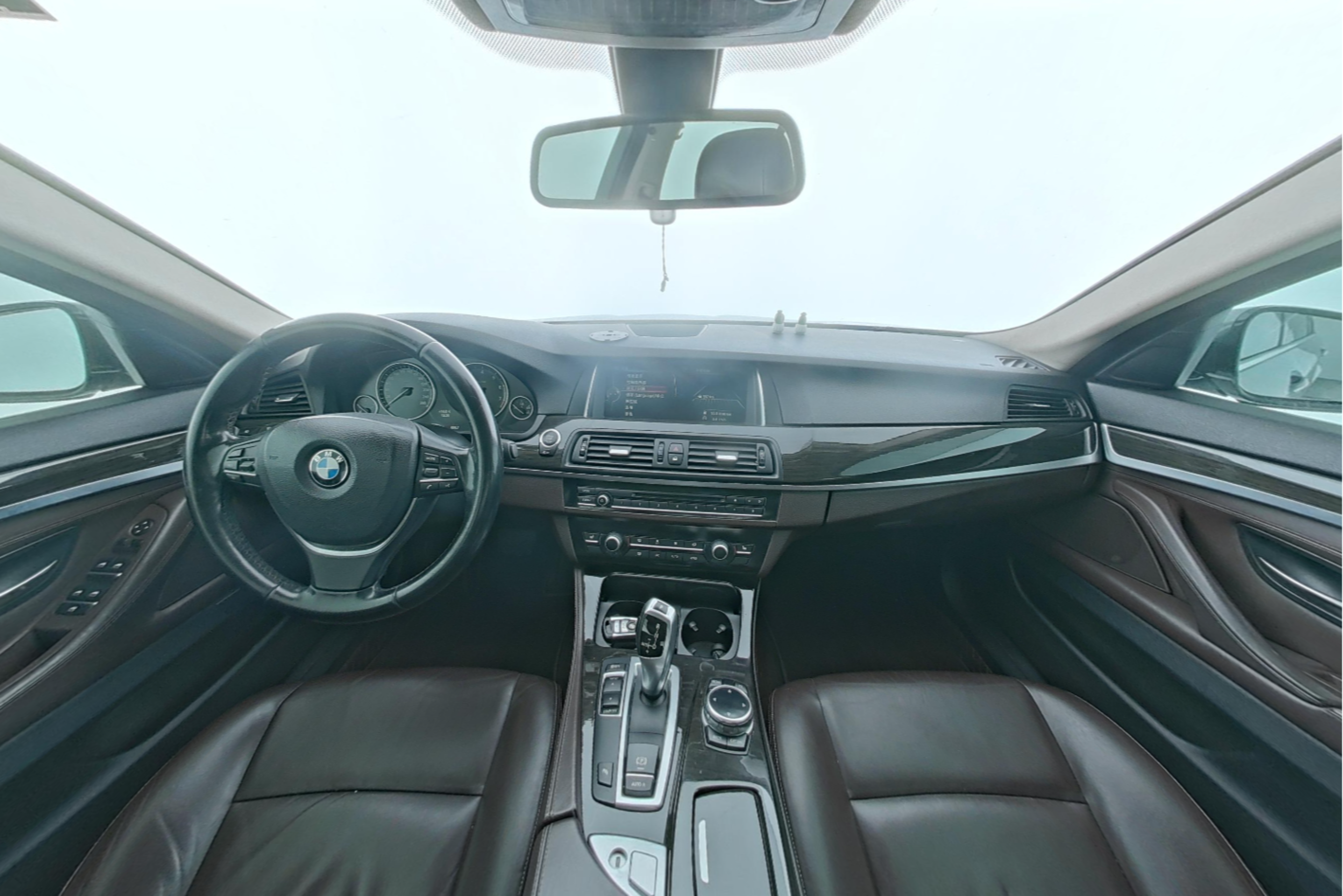 BMW 5 Series 2014 — фото 9