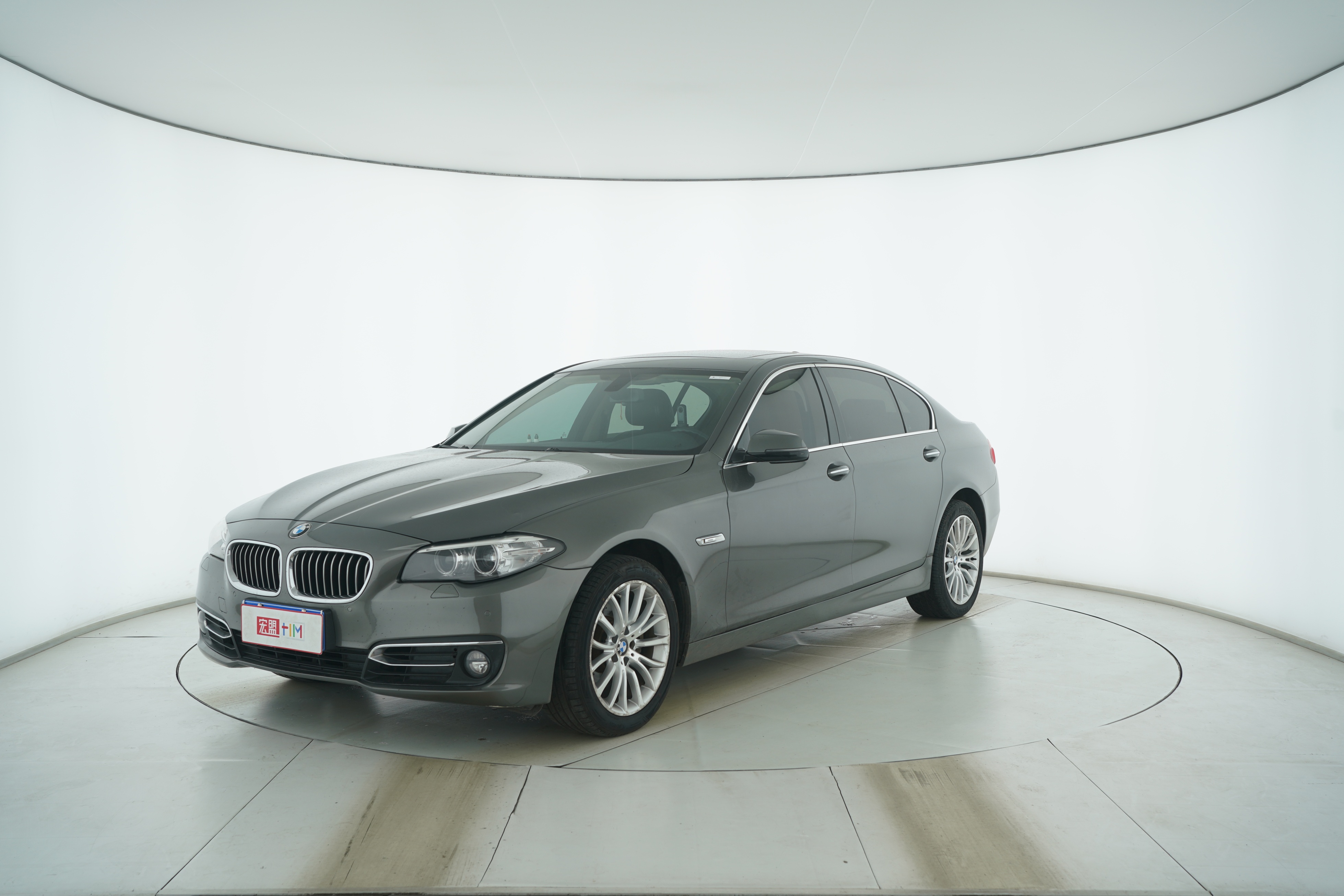 BMW 5 Series 2014 — фото 1