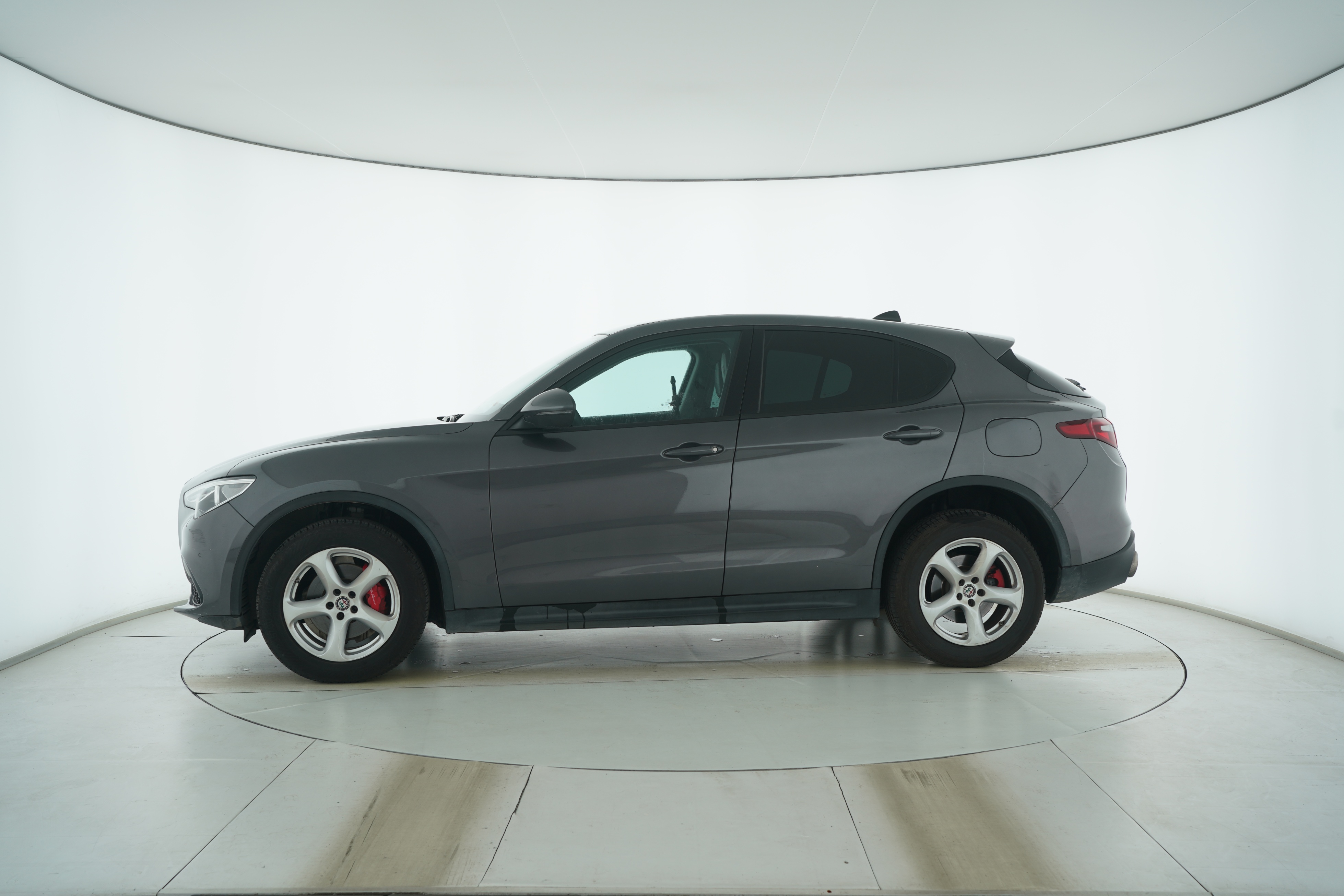 Alfa Romeo Stelvio Stanvio 2023 — фото 7