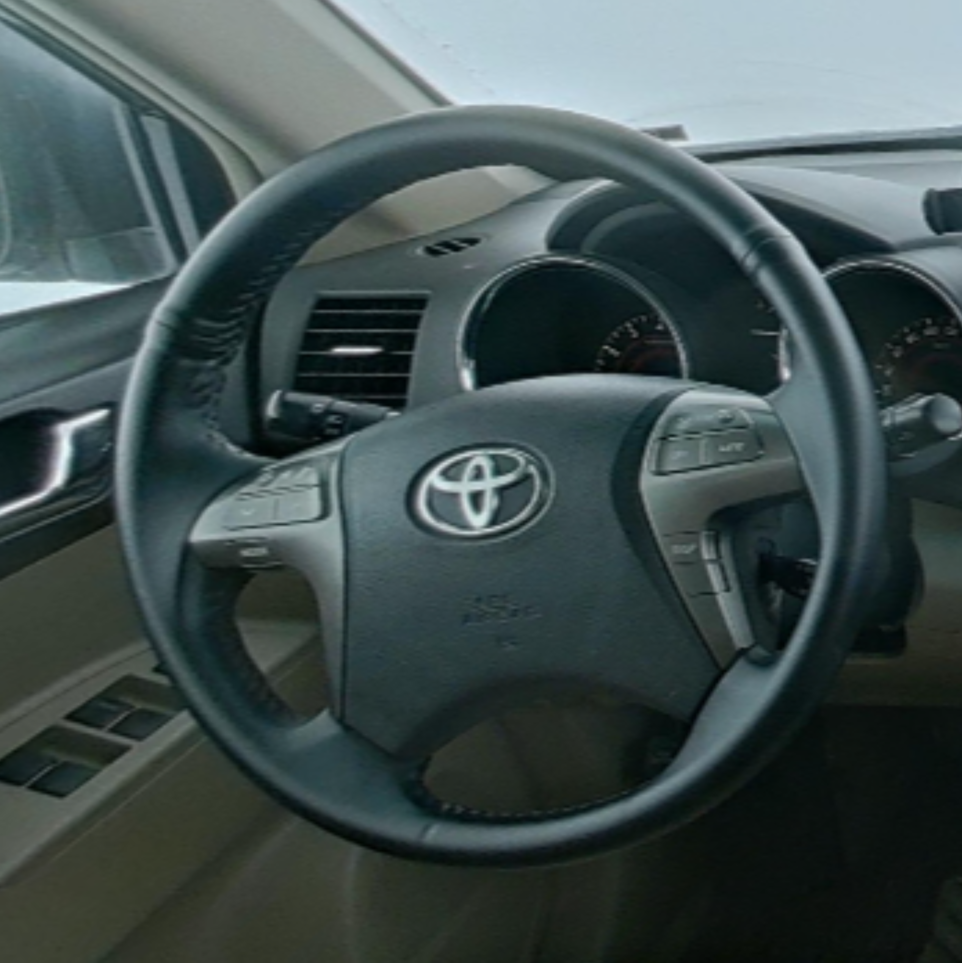 Toyota Highlander 2011 — фото 10