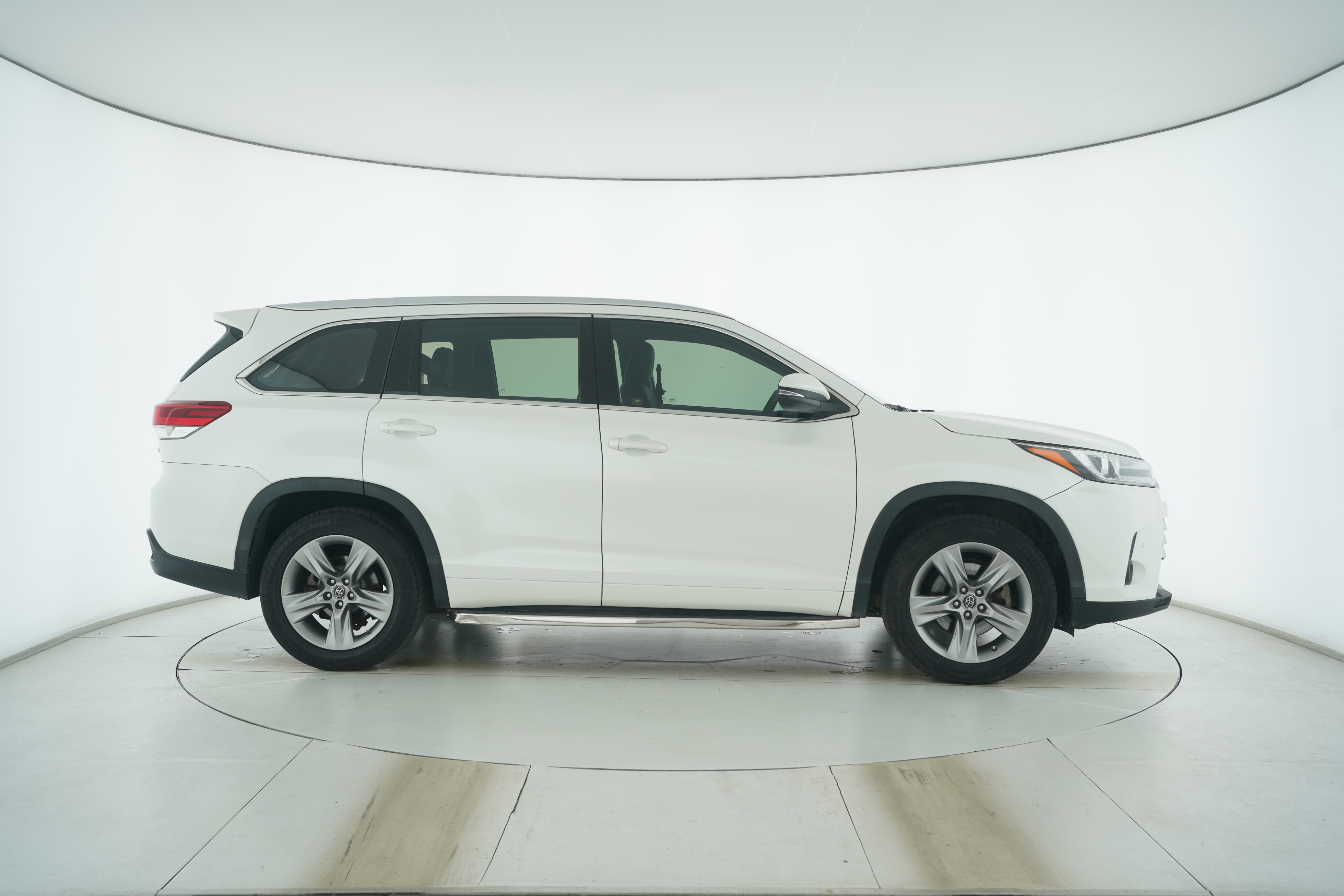 Toyota Highlander 2018 — фото 8