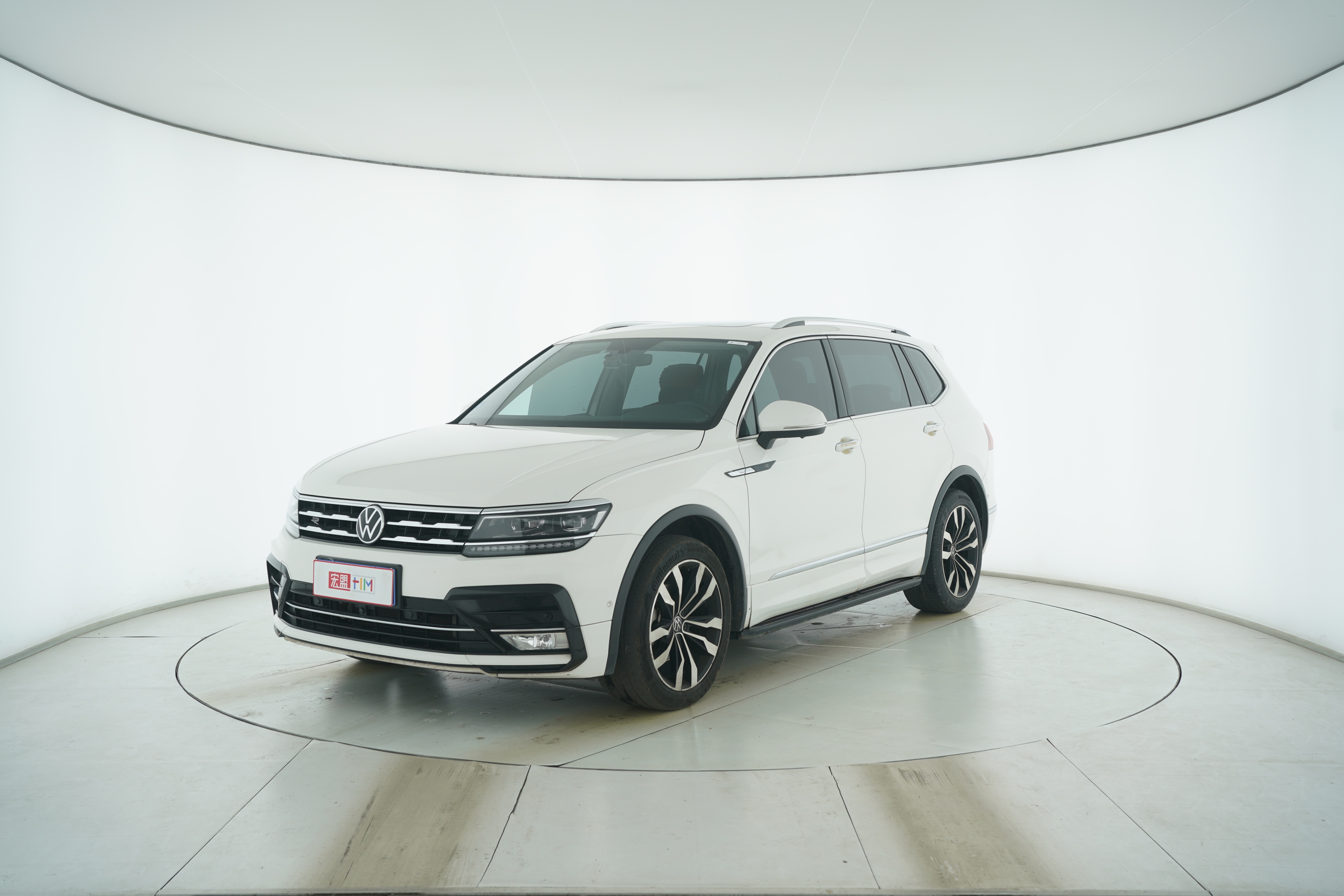 Volkswagen Tiguan L 2019 — фото 1