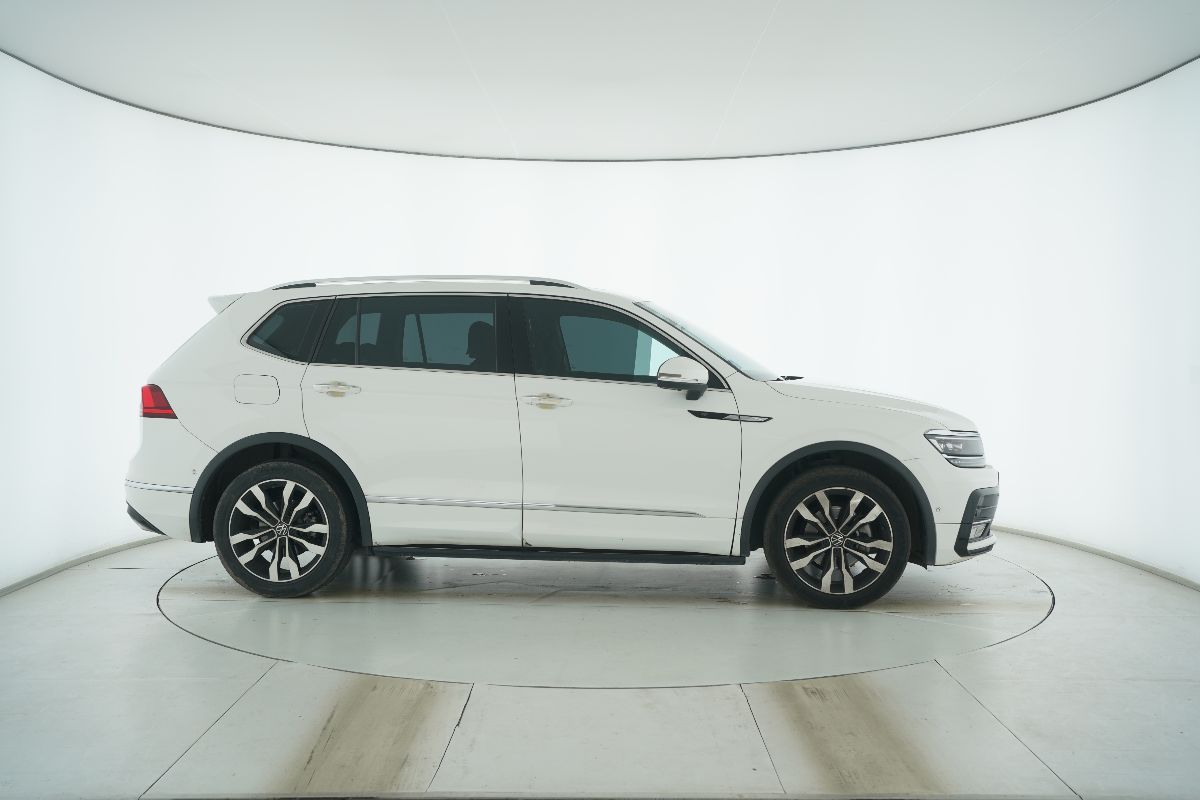 Volkswagen Tiguan L 2019 — фото 8