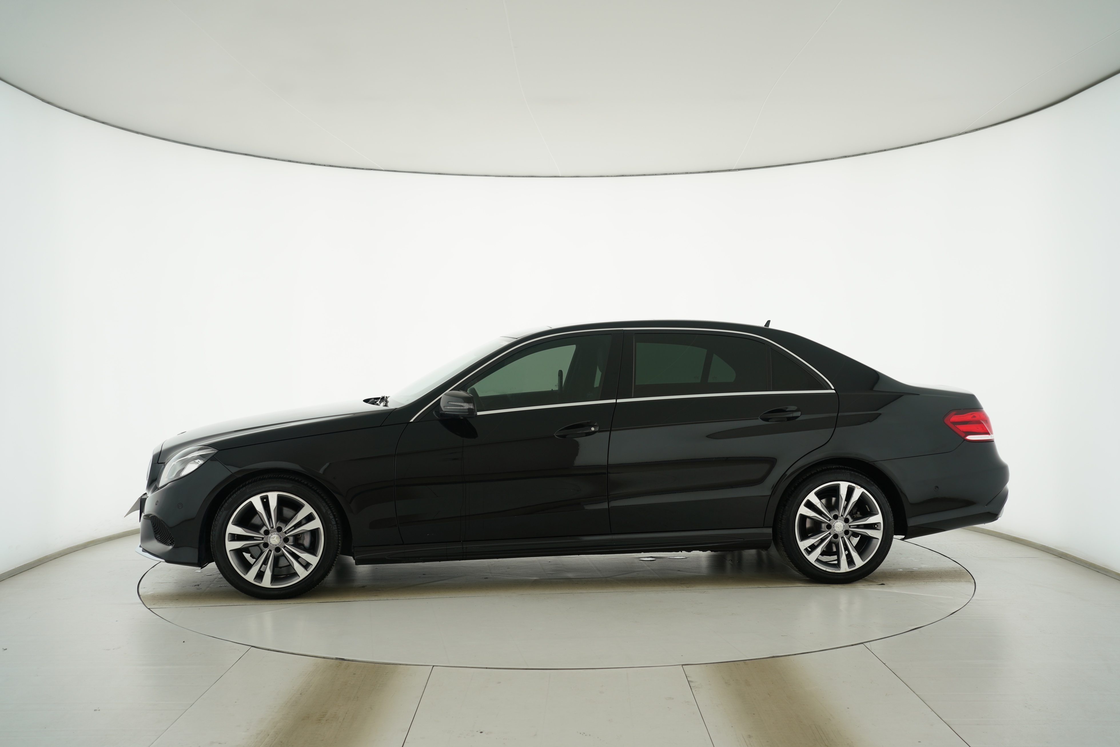 Mercedes Benz E-Class 2015 — фото 7