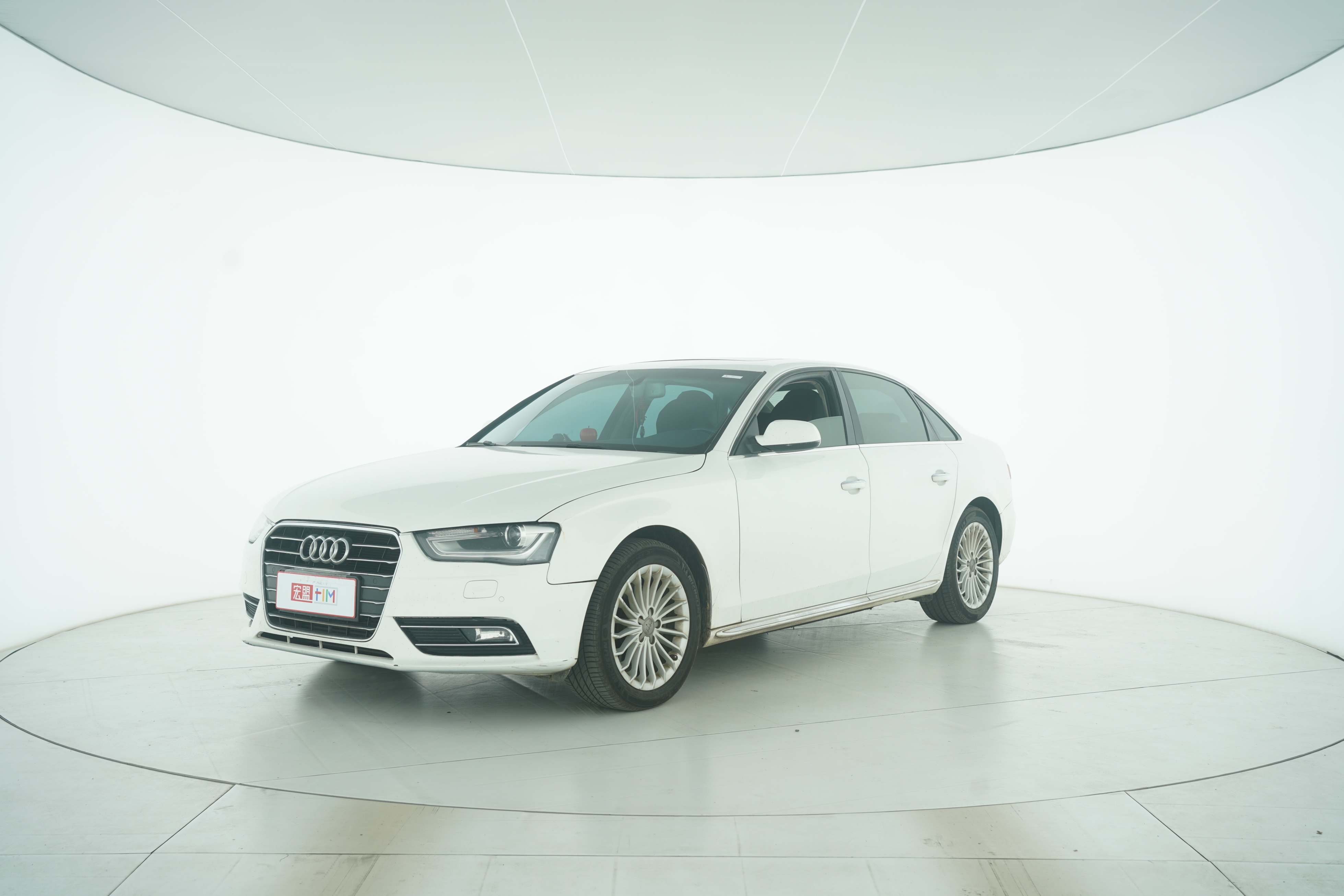 Audi A4L 2016 — фото 1