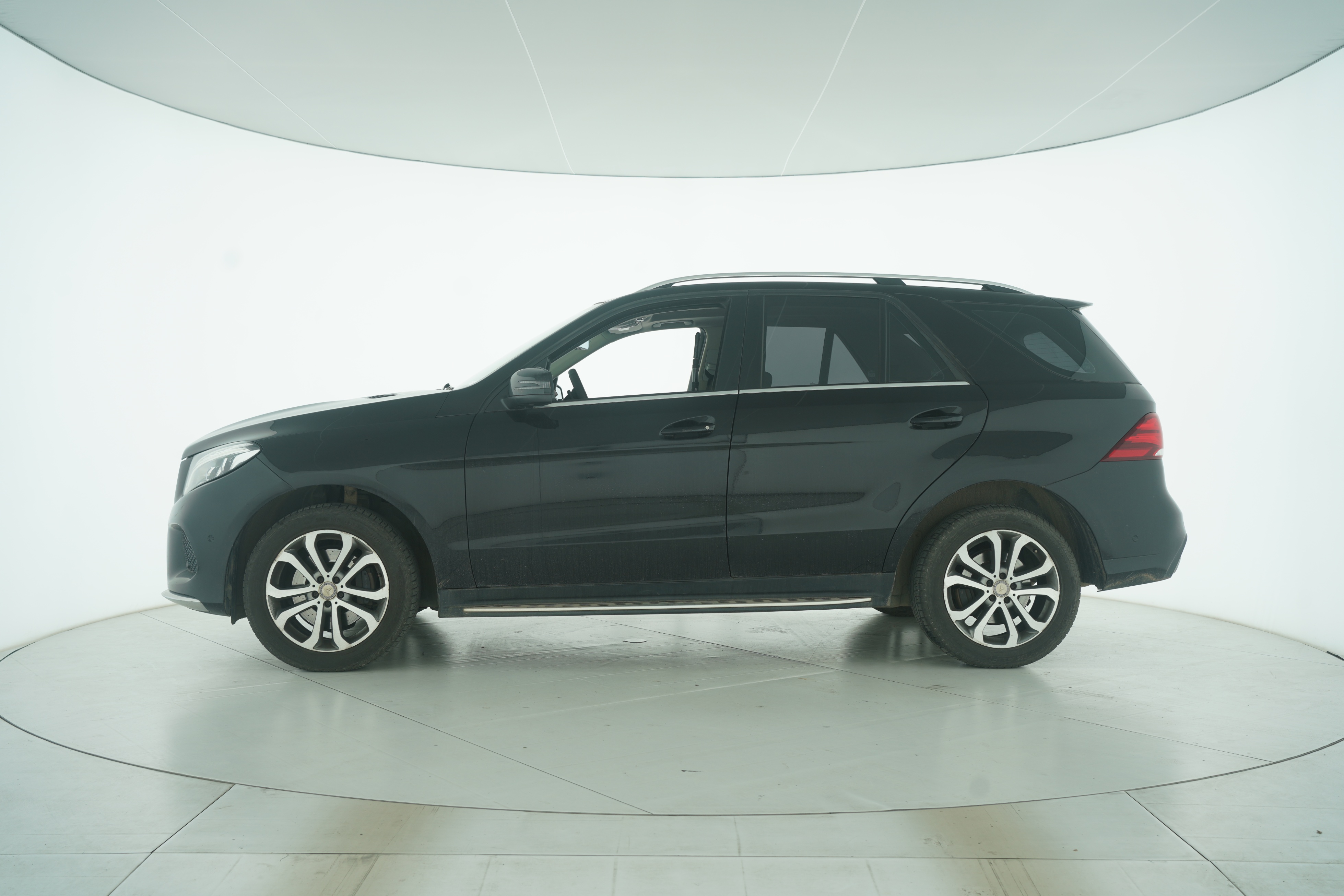 Mercedes Benz GLE 2016 — фото 7