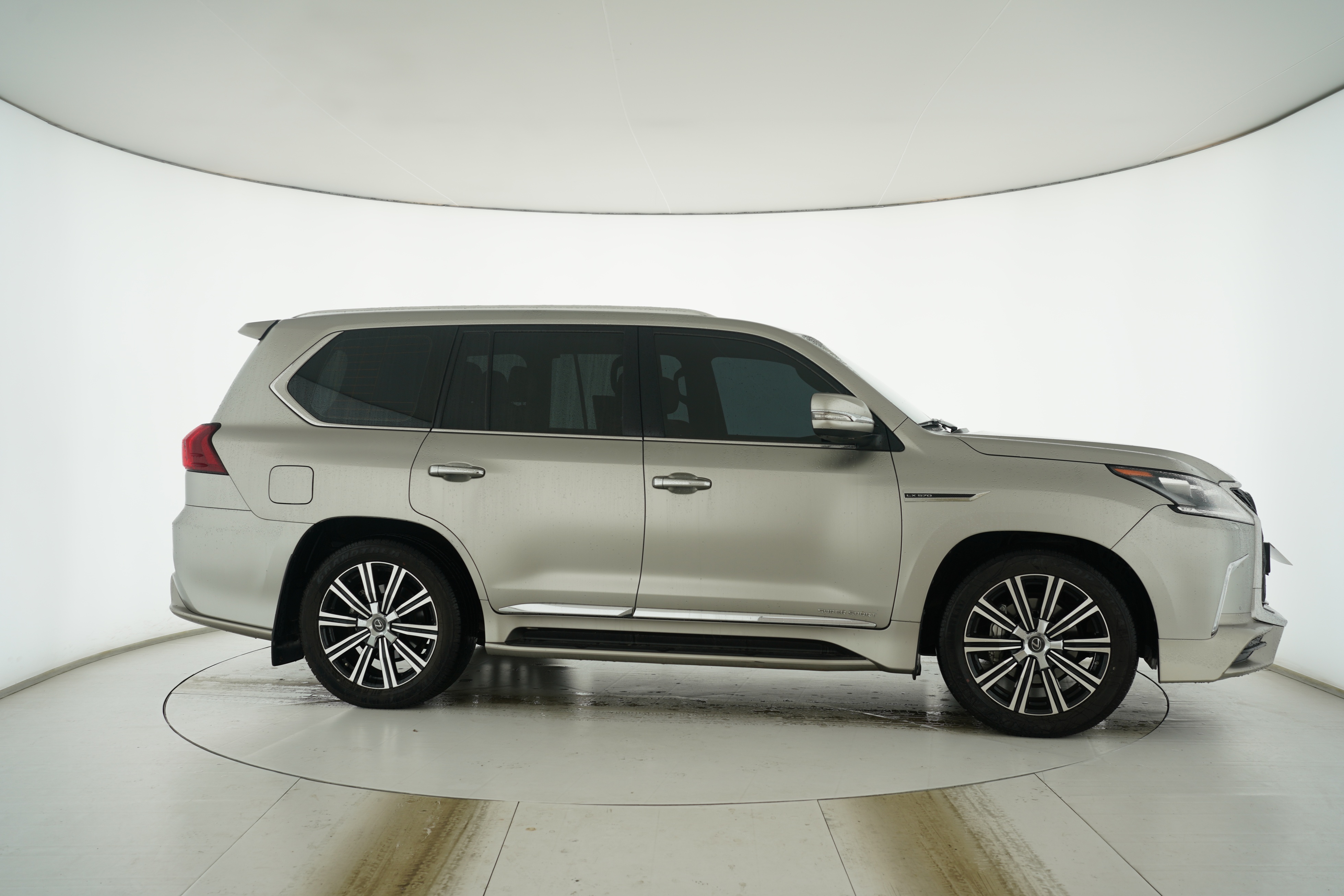 Lexus LX 2019 — фото 8