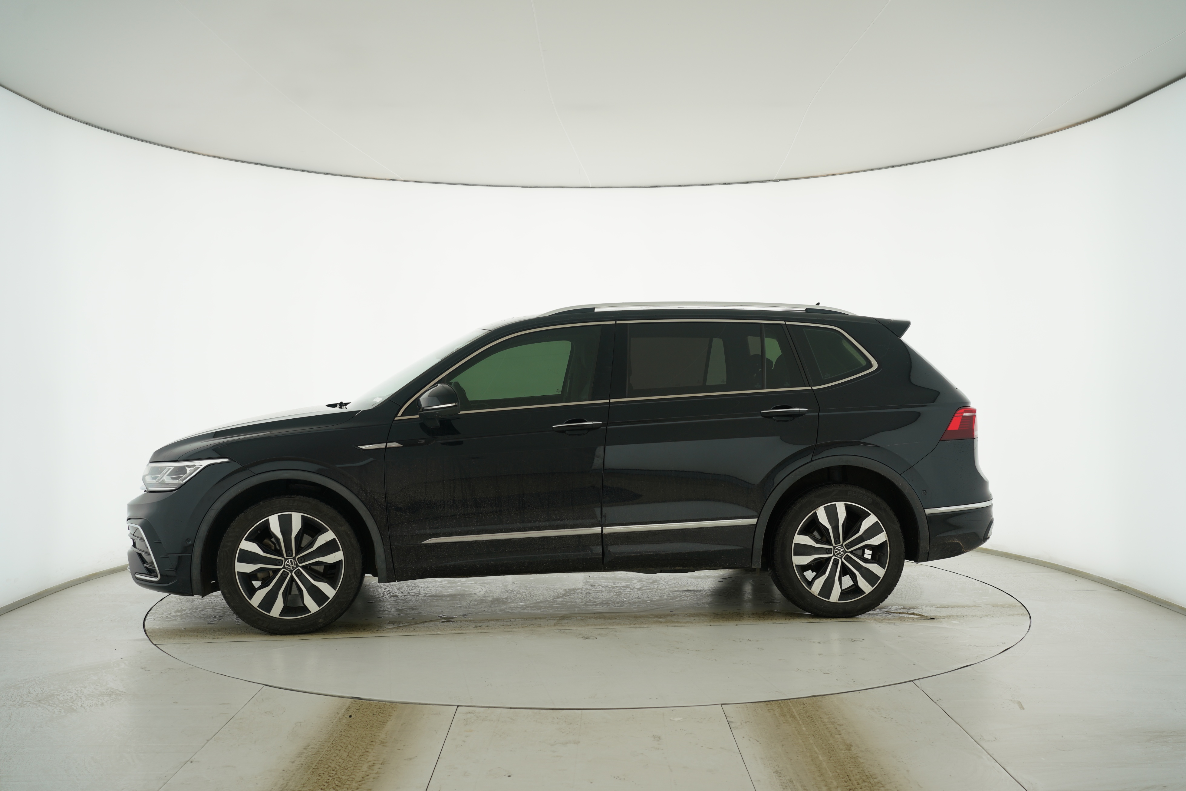 Volkswagen Tiguan L 2022 — фото 7