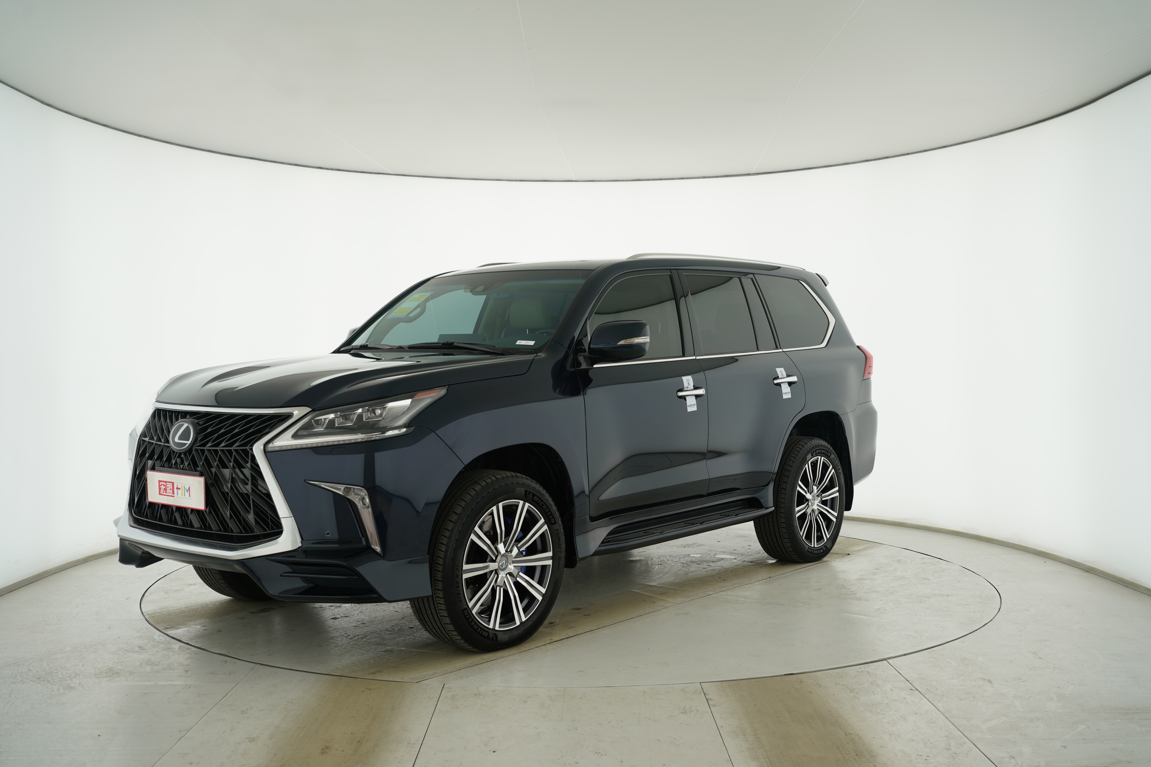 Lexus LX 2017 — фото 1