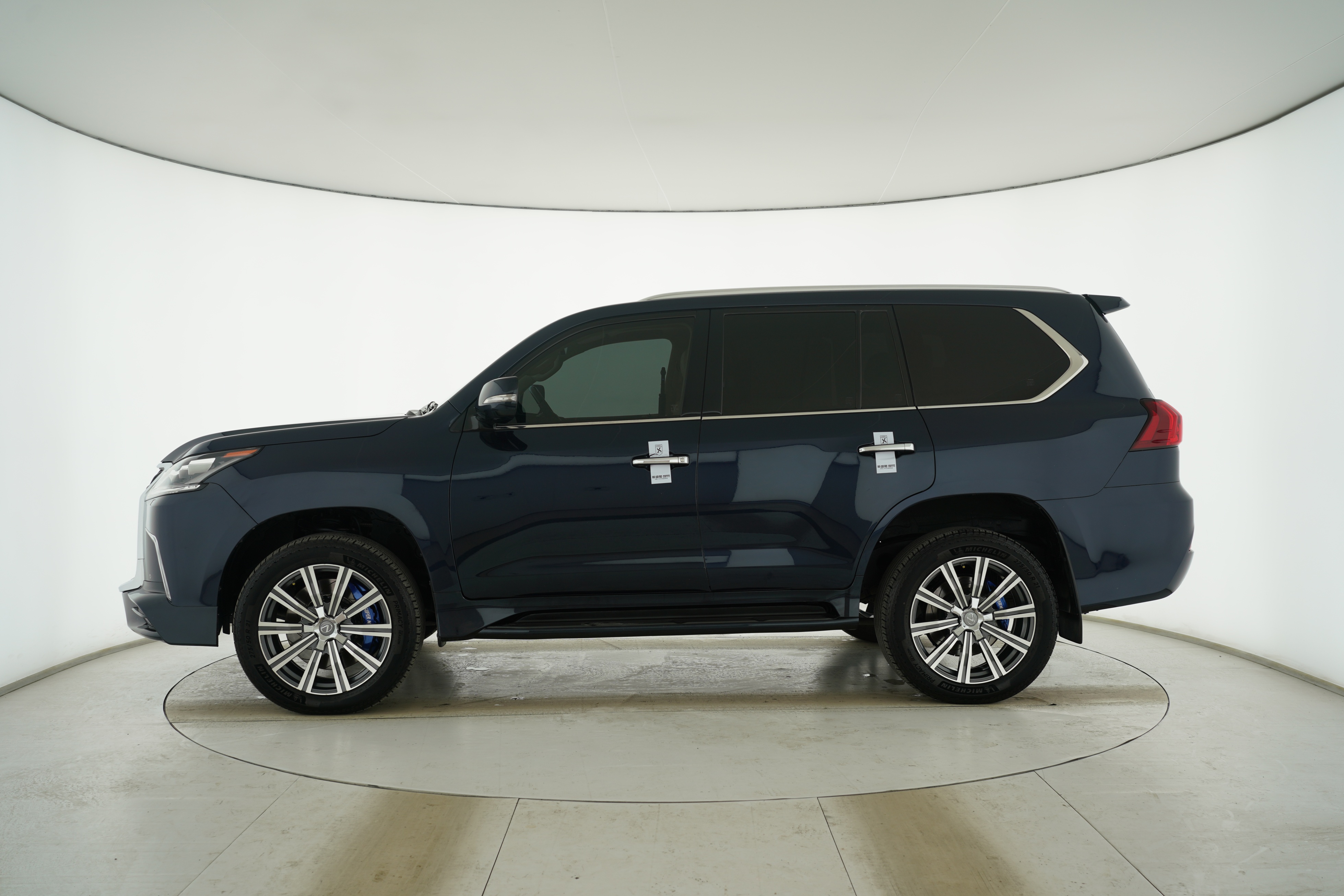 Lexus LX 2017 — фото 7