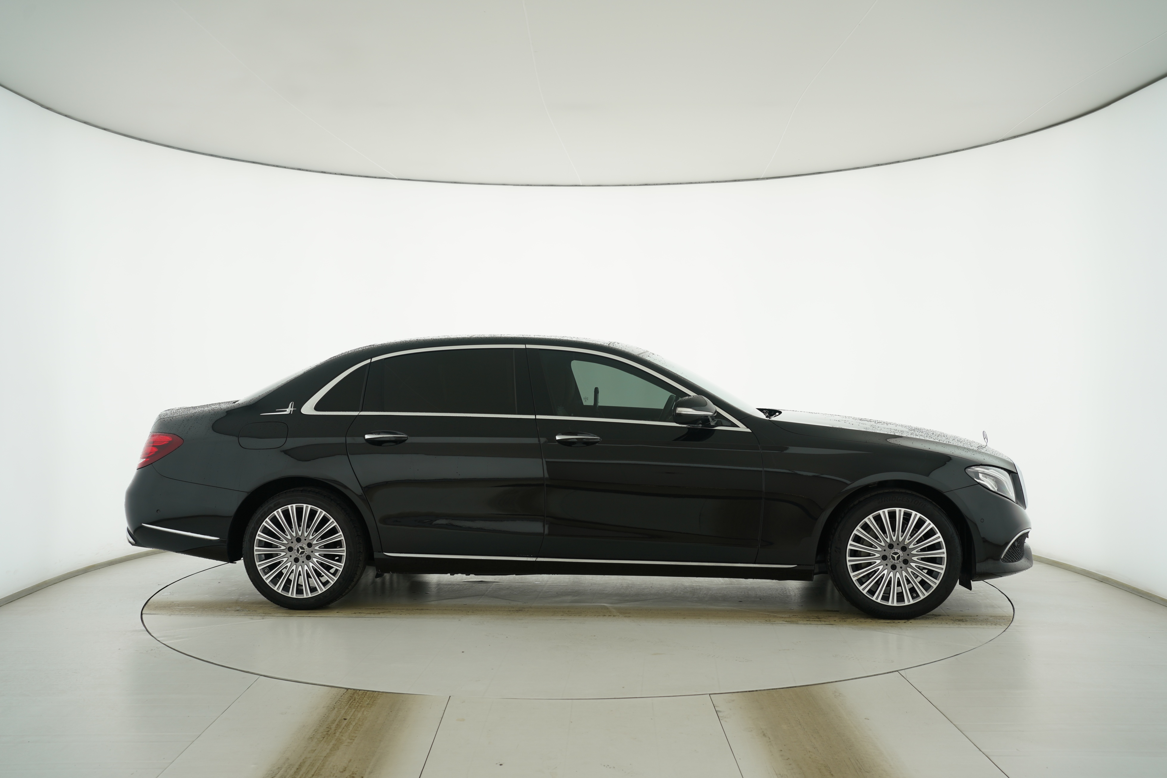 Mercedes Benz E-Class 2020 — фото 8
