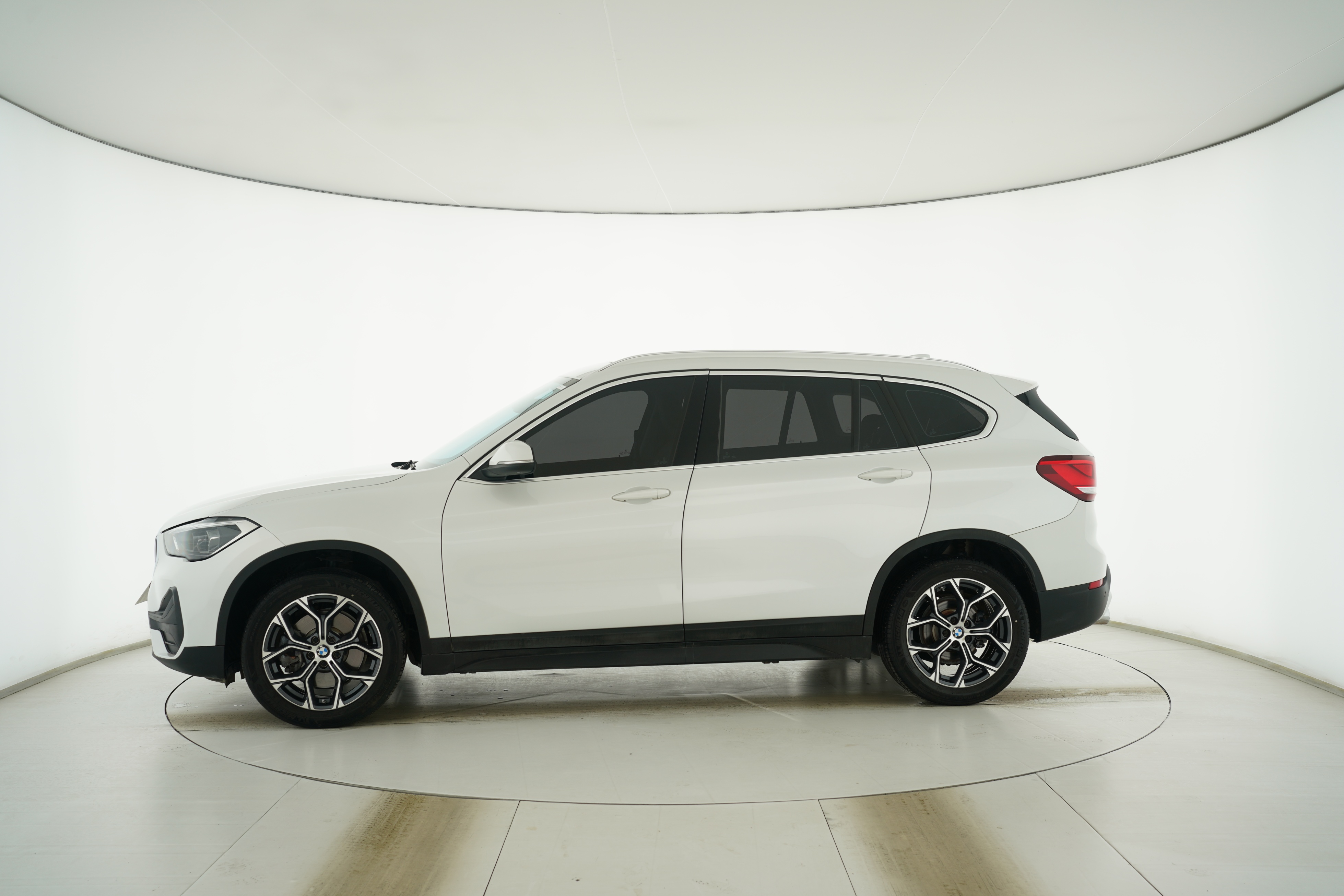 BMW X1 2021 — фото 7