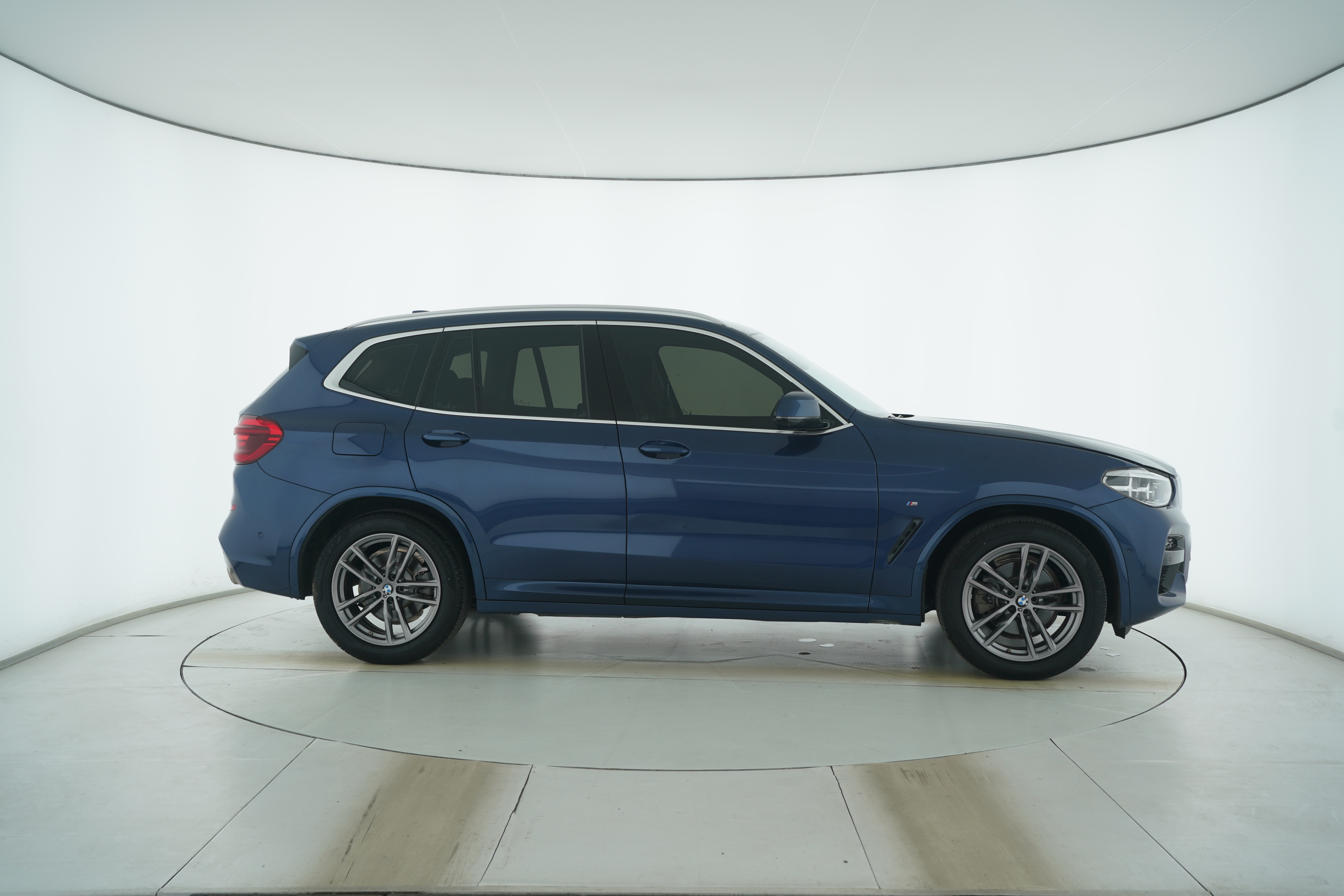 BMW X4 2022 — фото 8