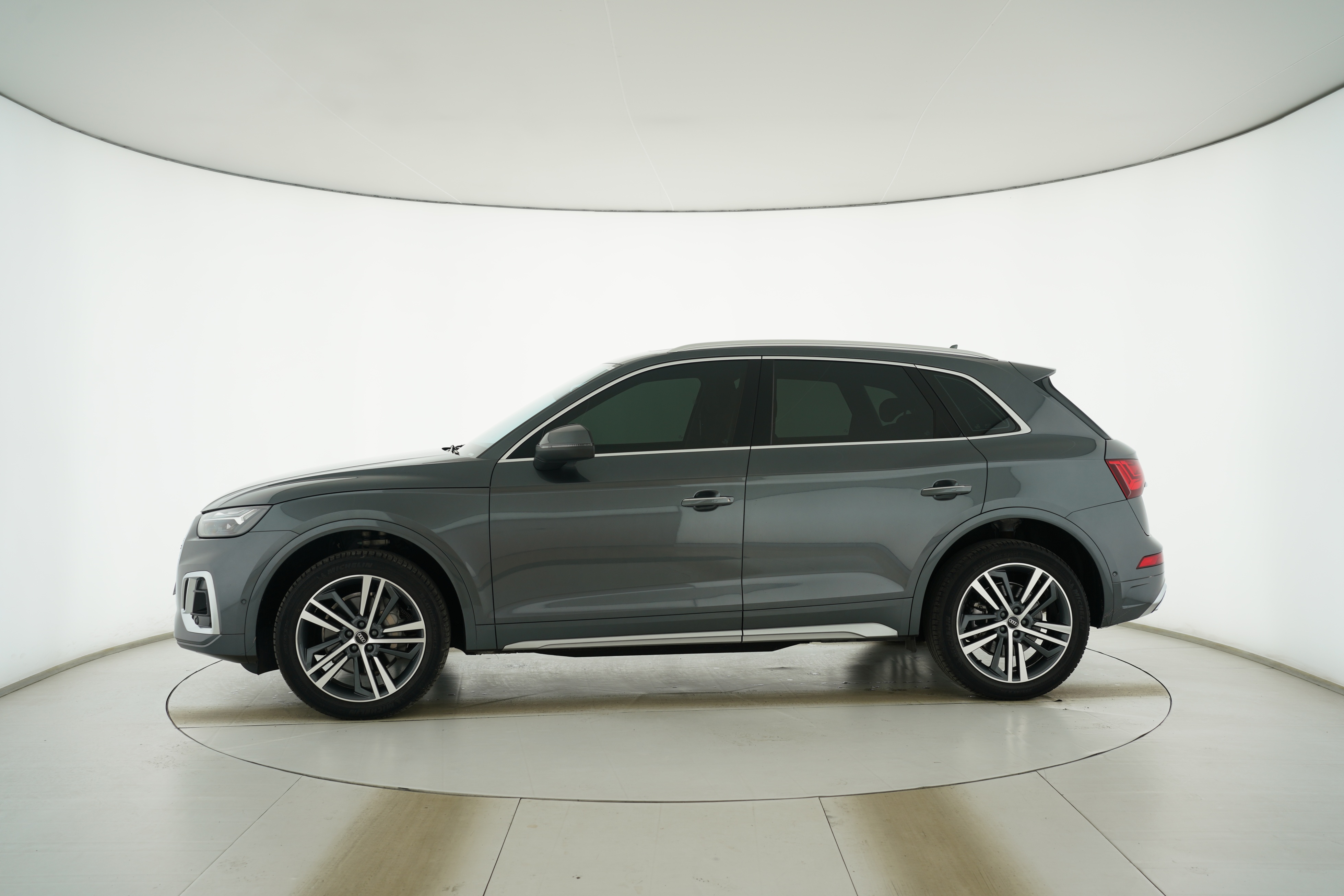 Audi Q5L Sportback 2021 — фото 7