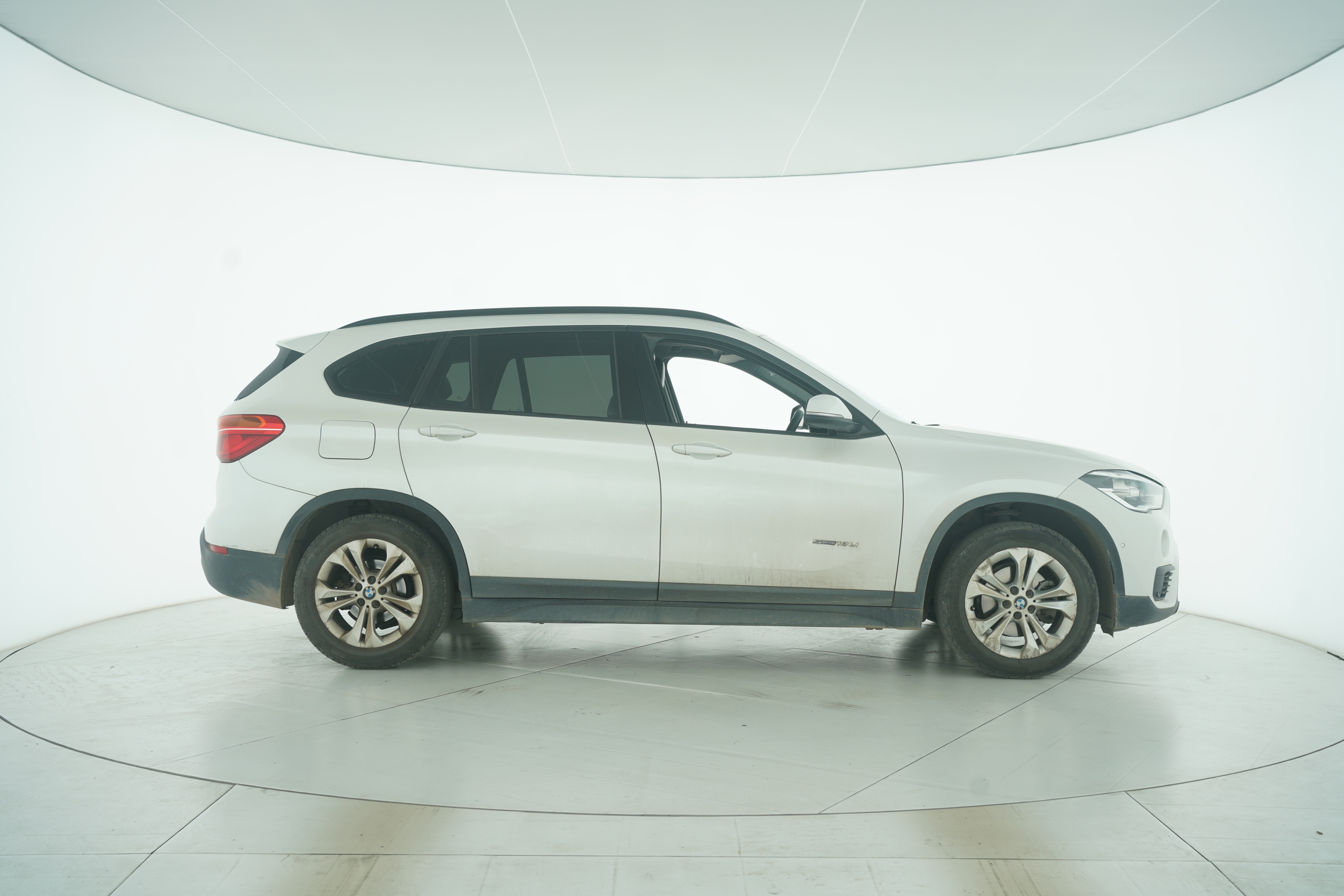 BMW X1 2016 — фото 8