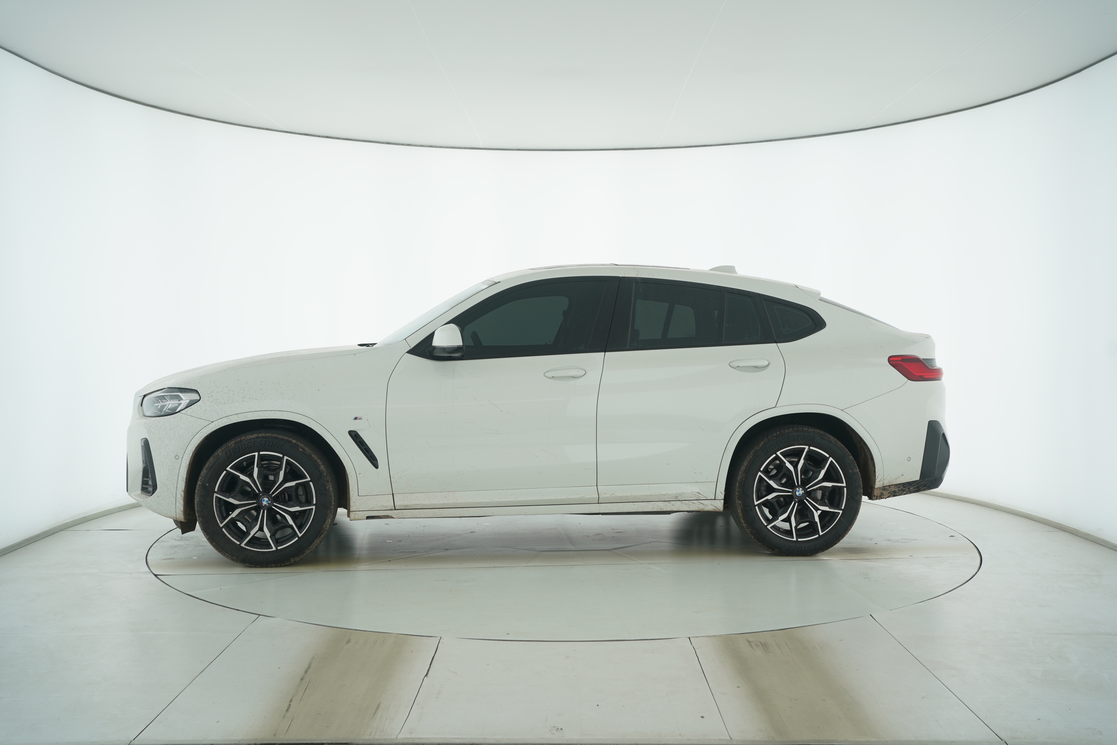 BMW X4 2022 — фото 7