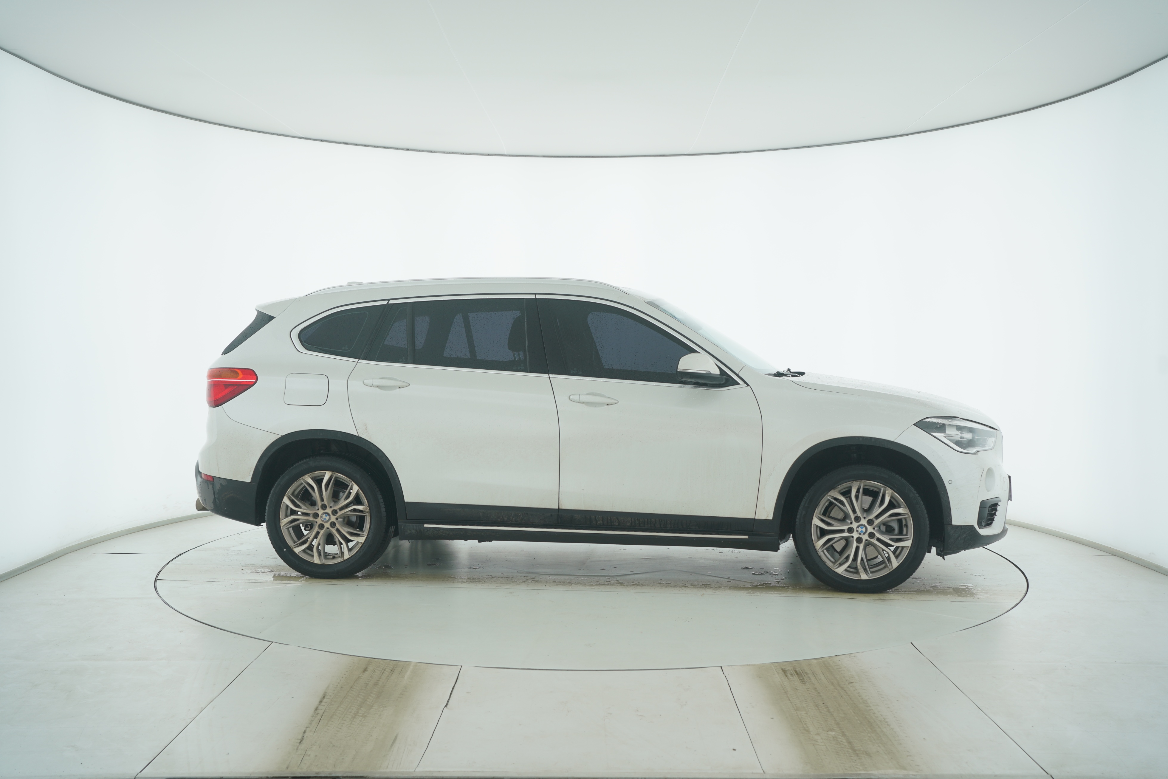 BMW X1 2019 — фото 8