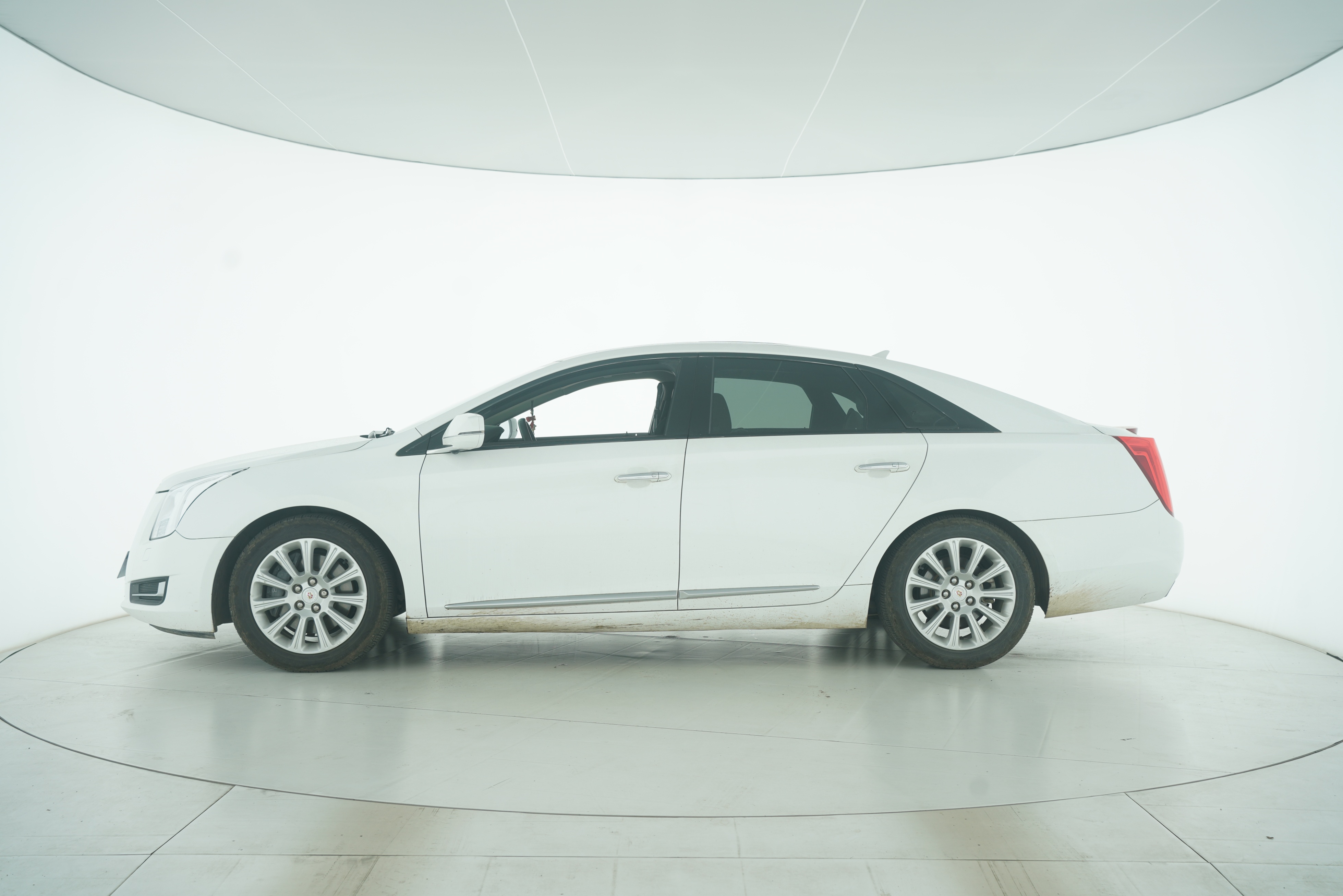 Cadillac XTS 2015 — фото 7
