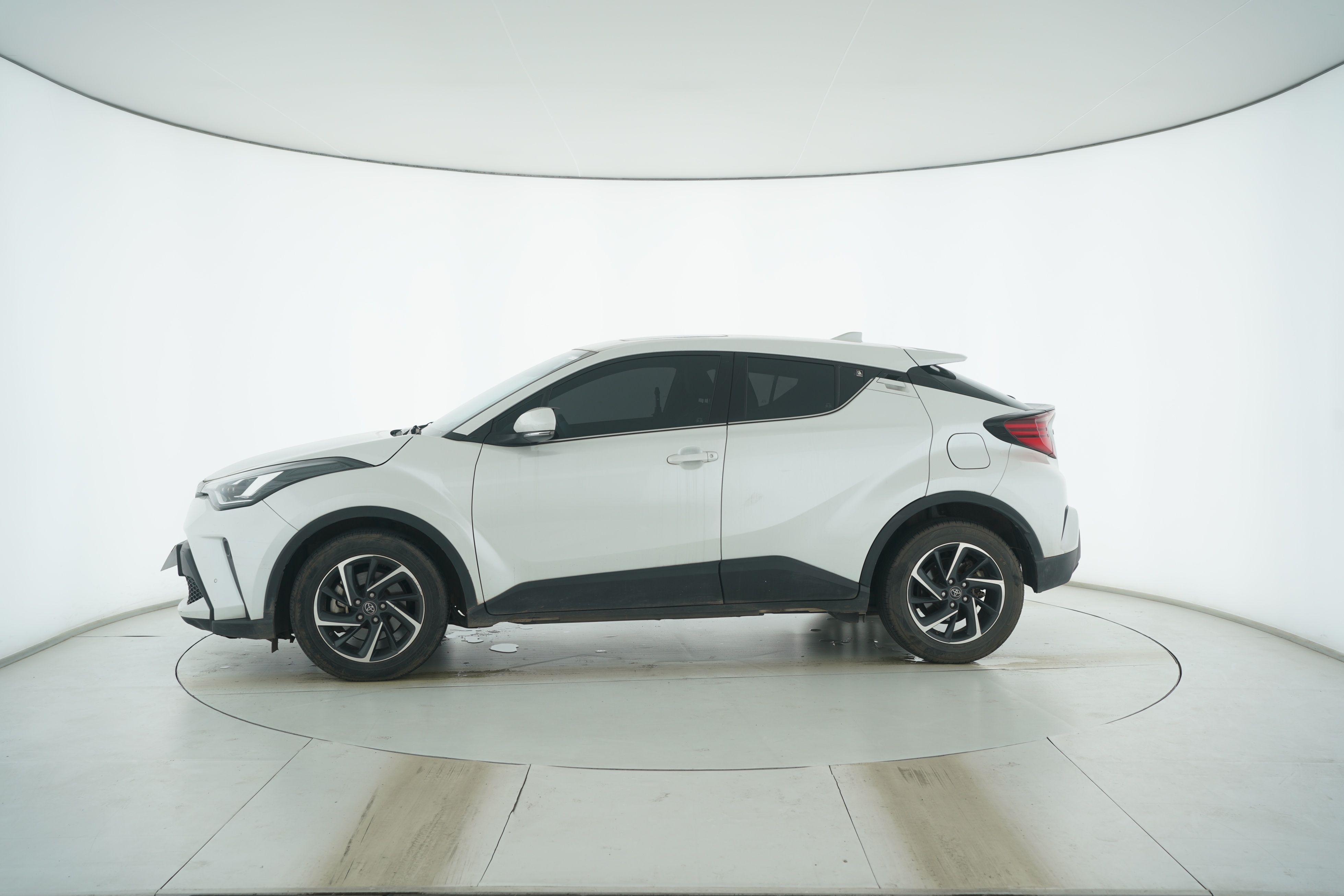 Toyota C-HR 2021 — фото 7