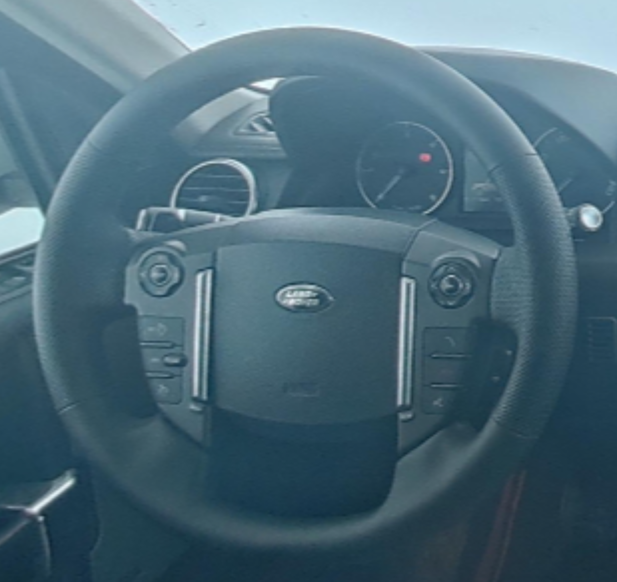 Land Rover Discovery 2014 — фото 10