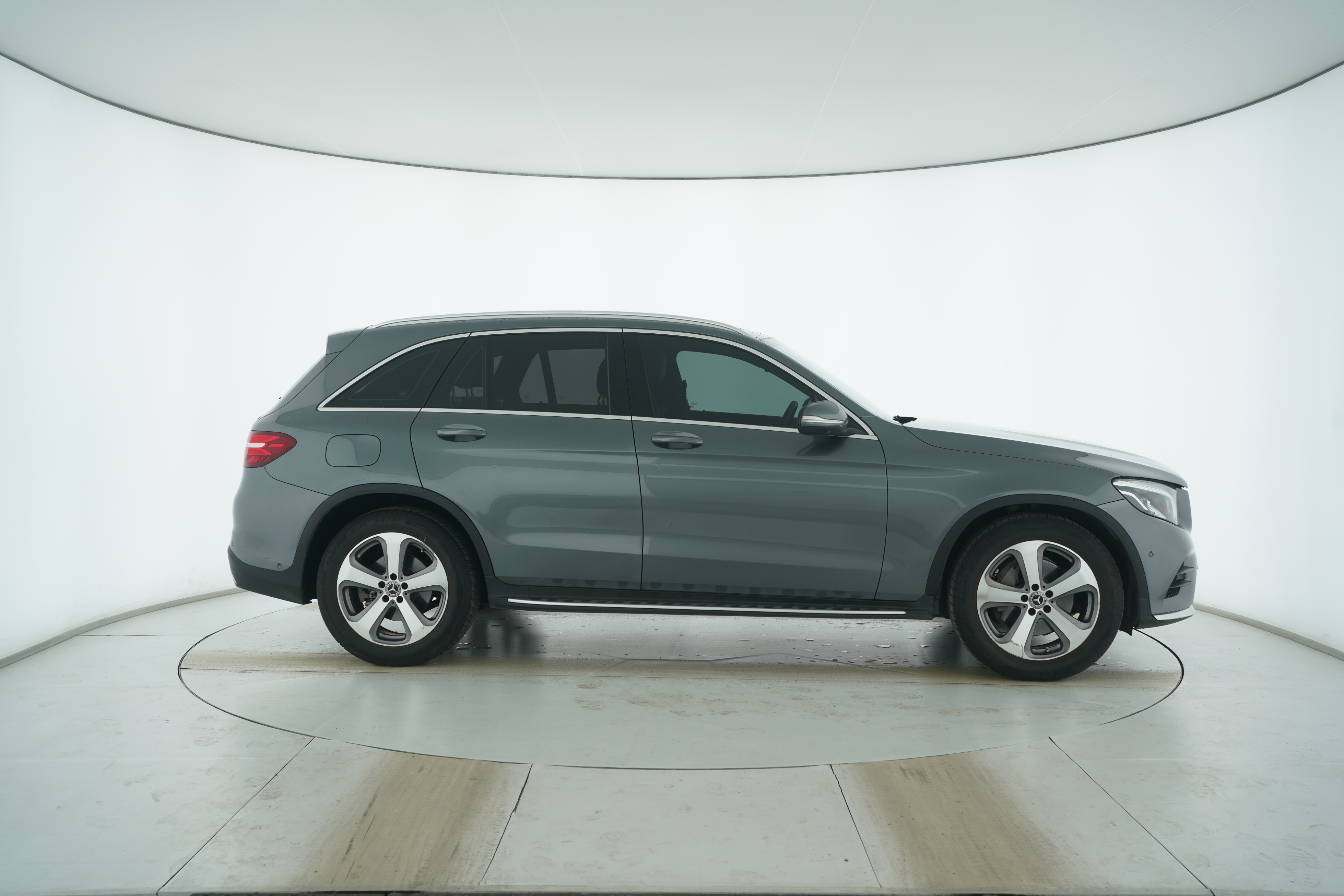 Mercedes Benz GLC 2017 — фото 8