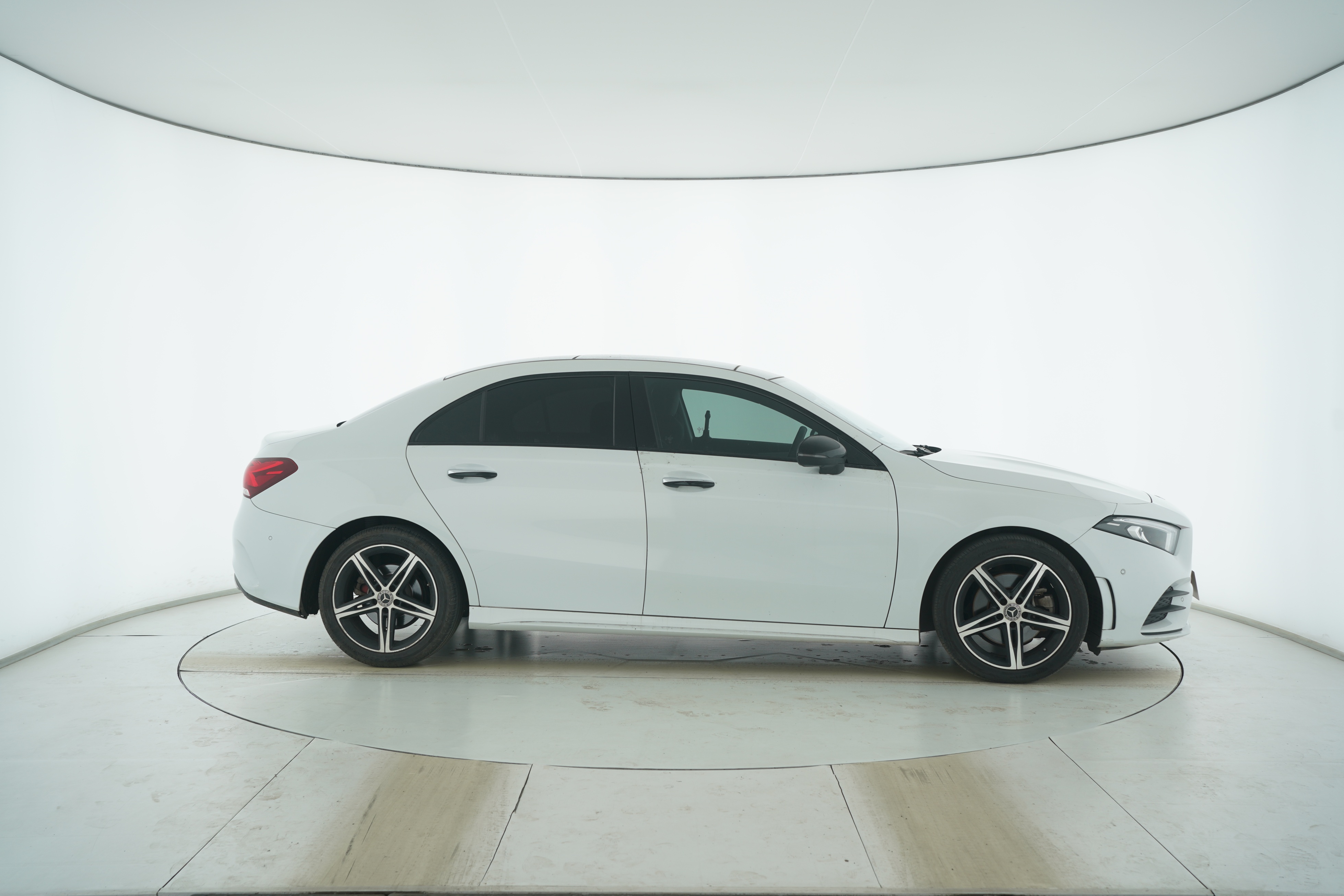 Mercedes Benz A-Class 2020 — фото 8