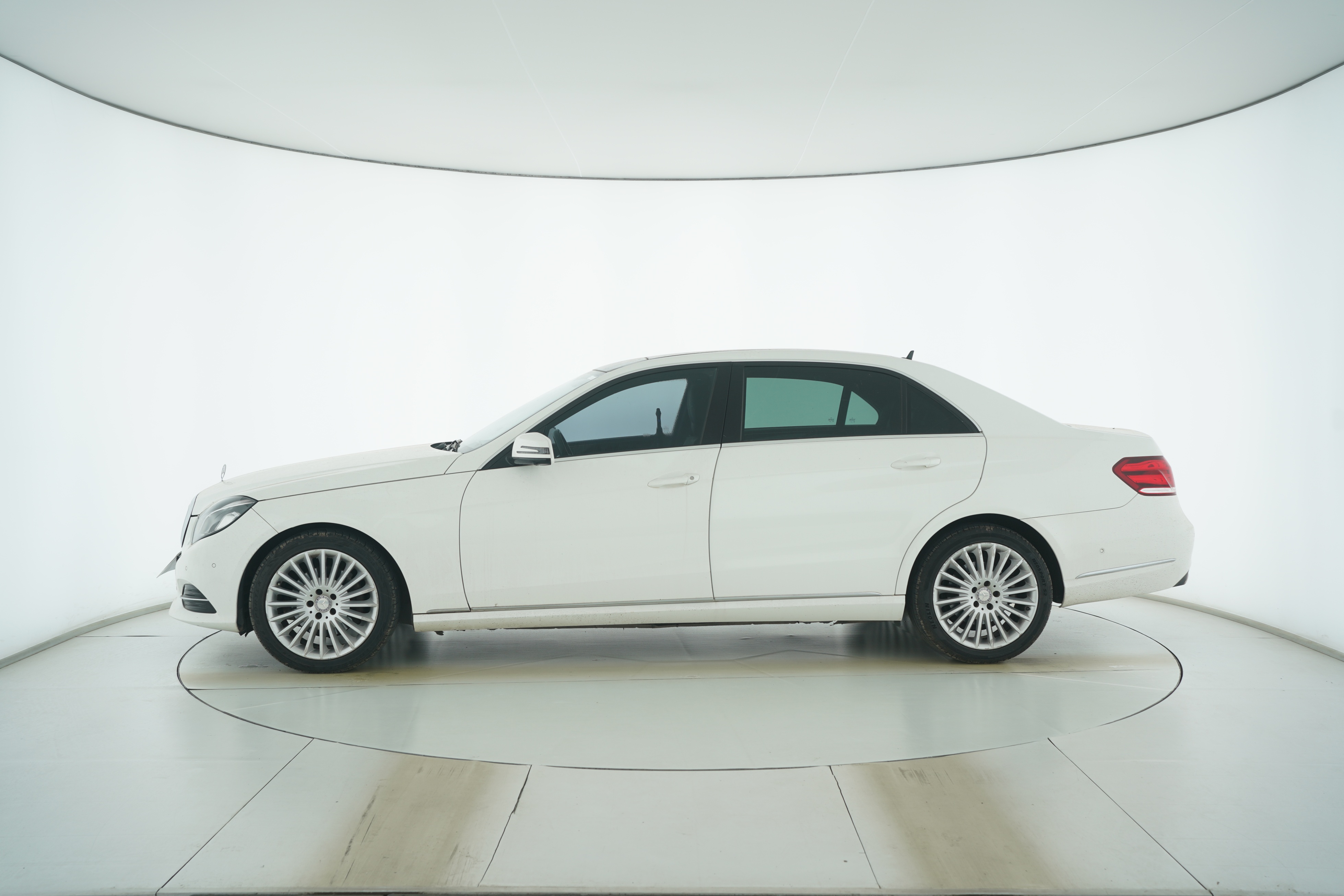 Mercedes Benz E-Class 2015 — фото 7