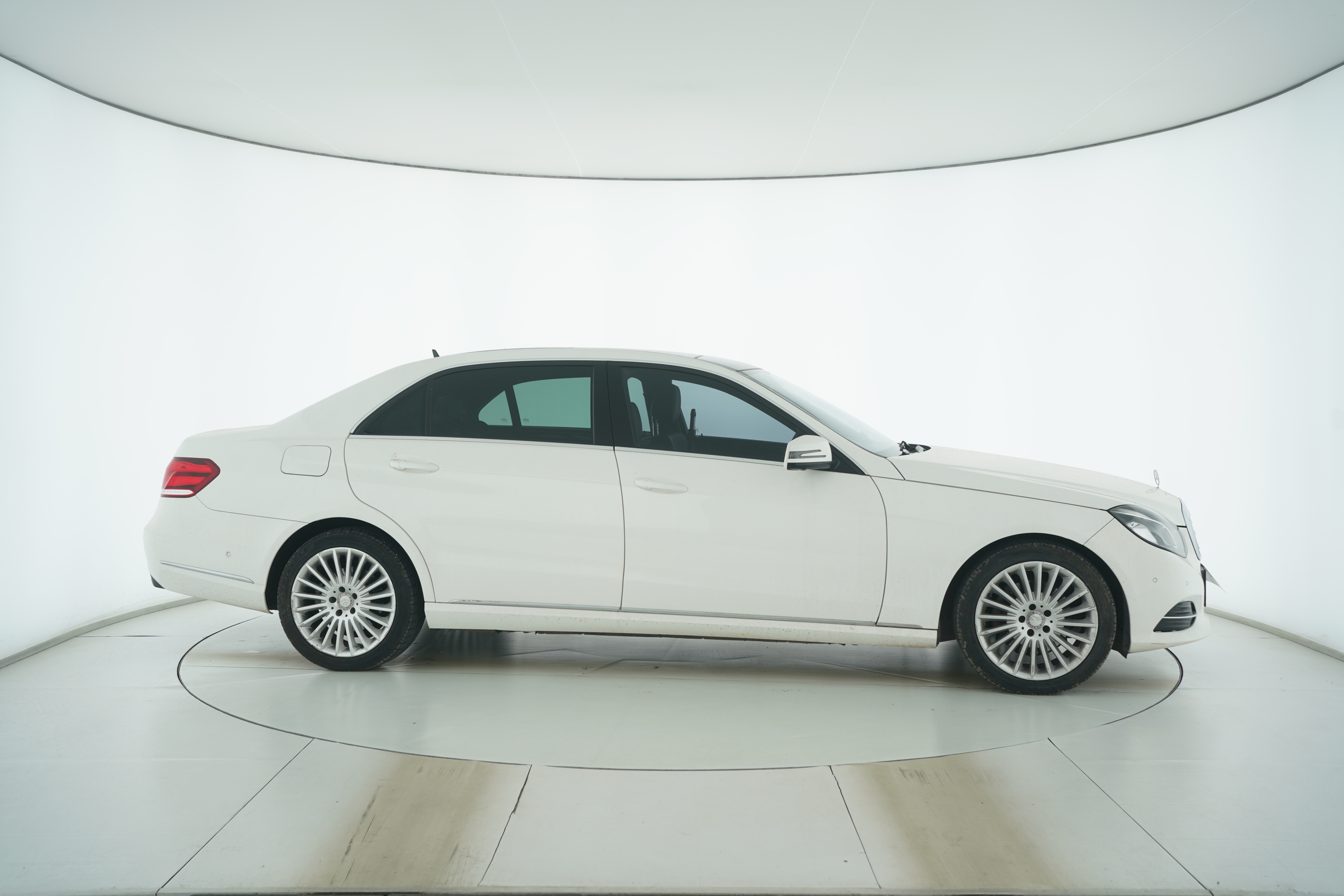 Mercedes Benz E-Class 2015 — фото 8