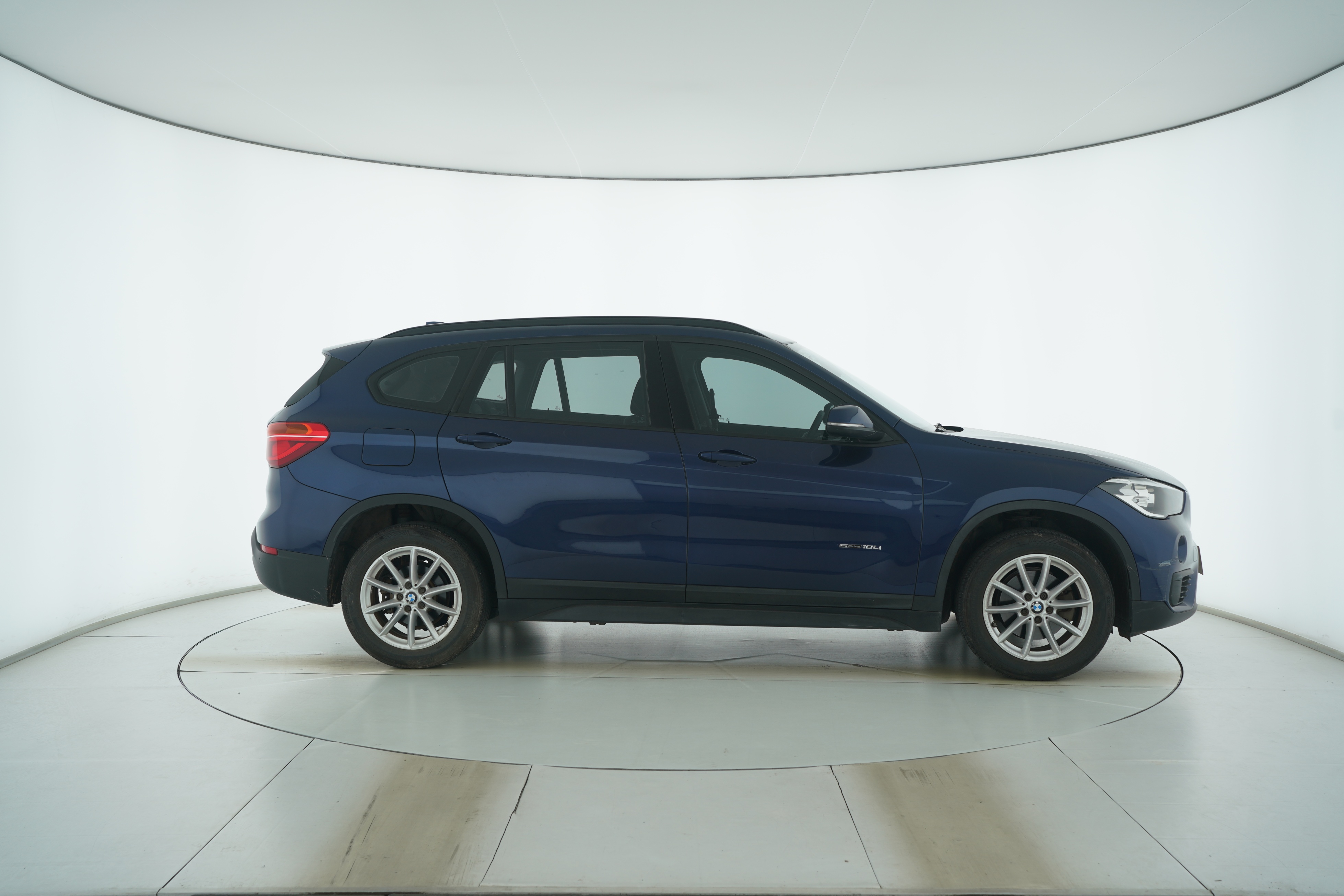 BMW X1 2016 — фото 8