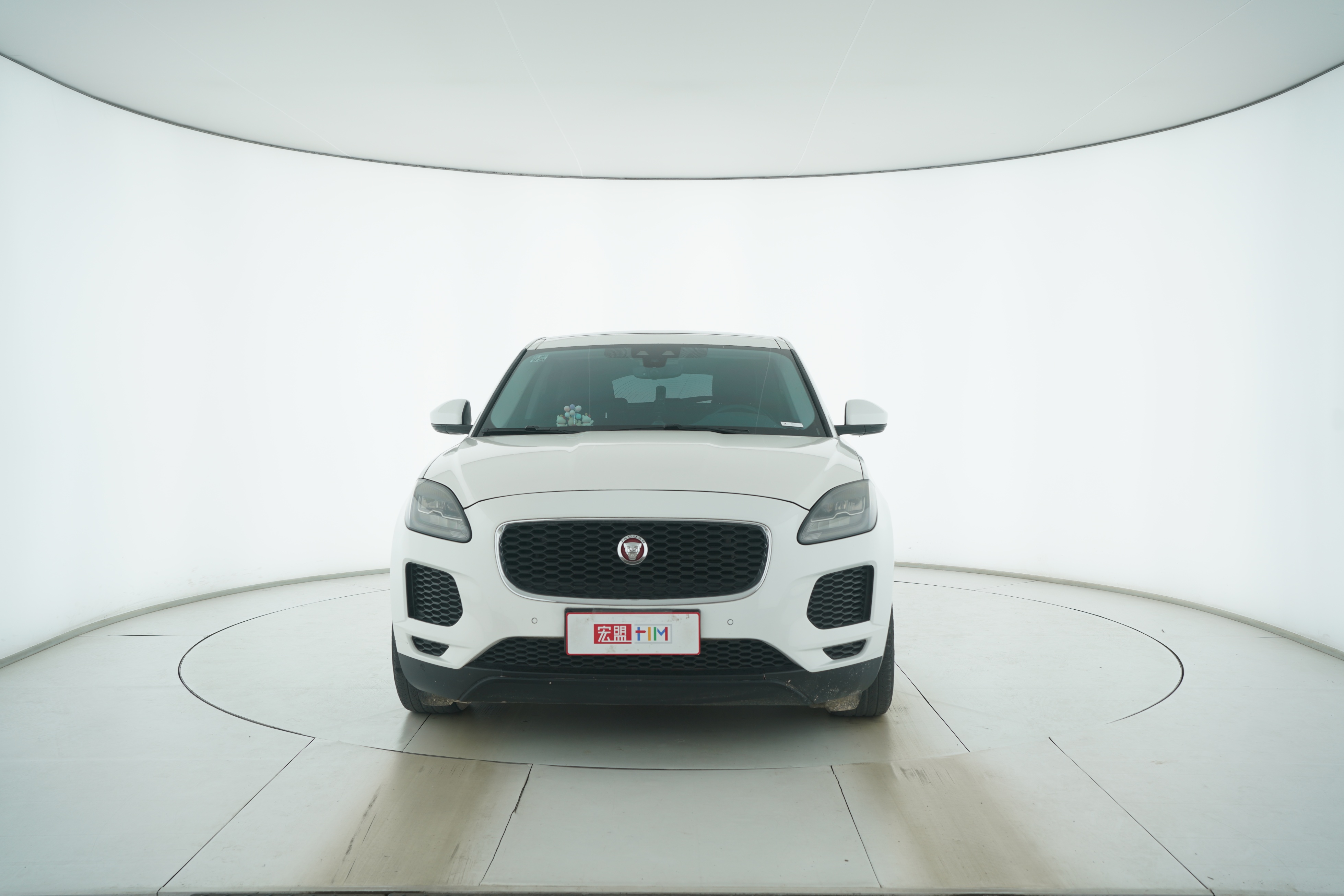Jaguar E-PACE 2018 — фото 5