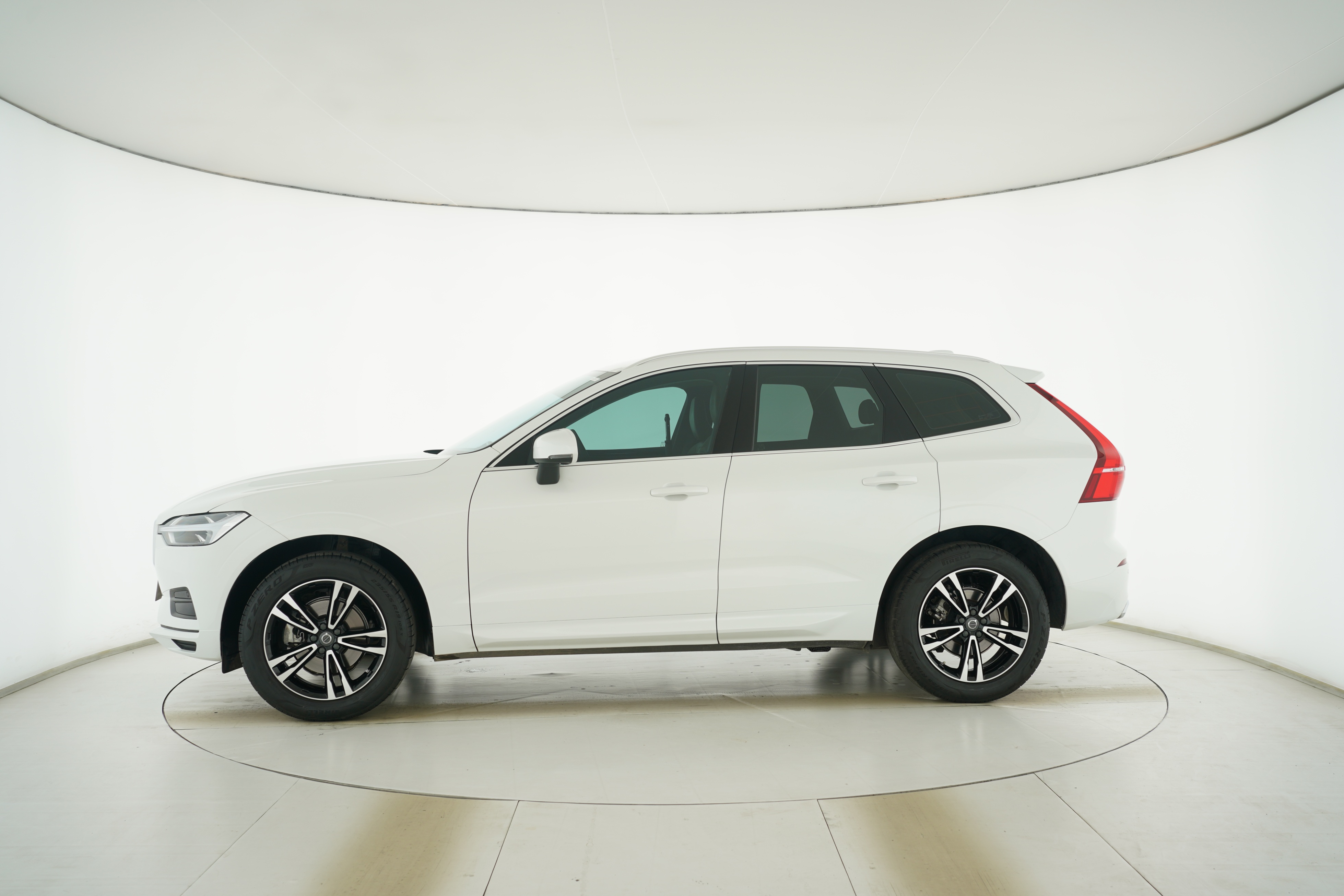 VOLVO XC60 2019 — фото 7