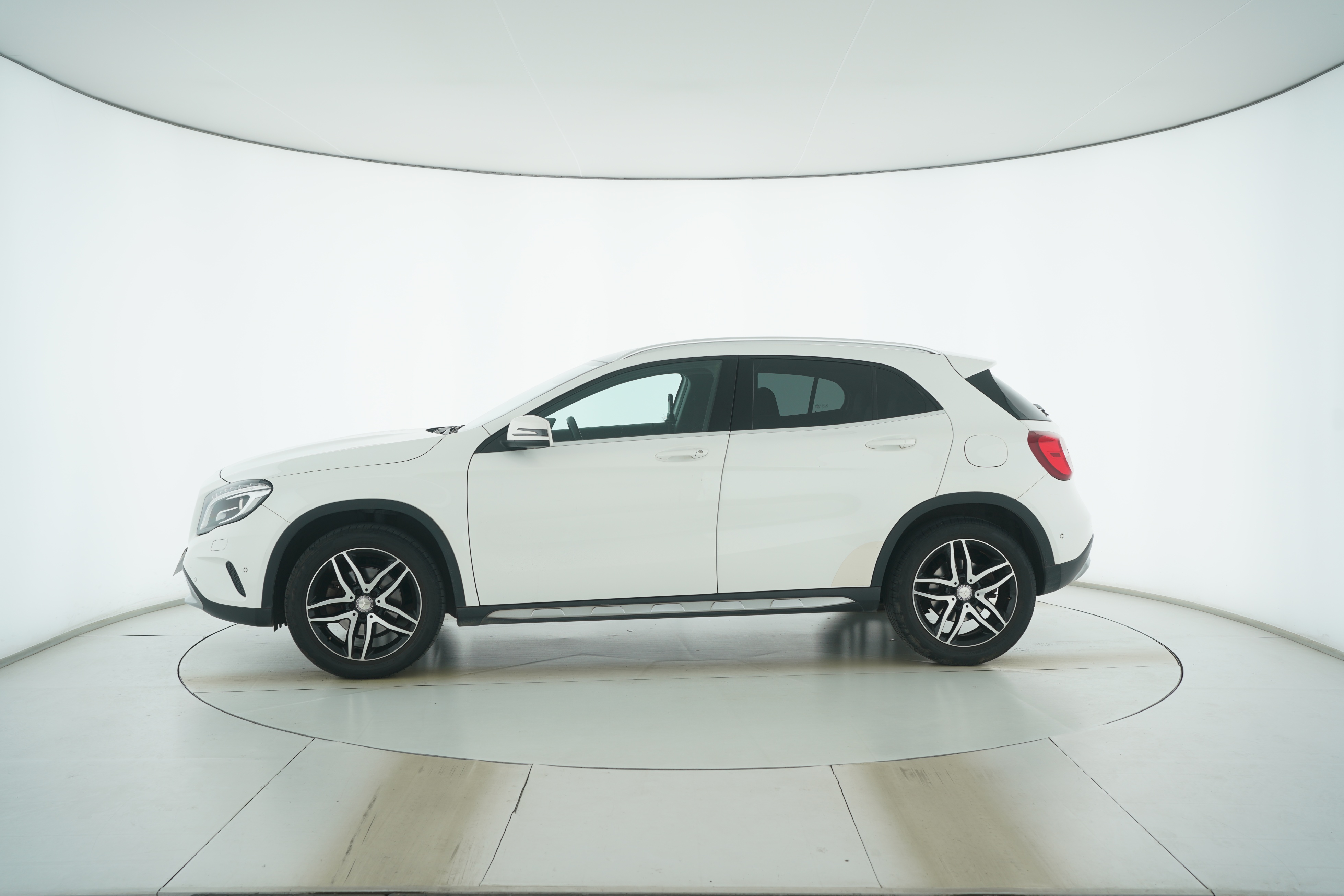Mercedes Benz GLA 2015 — фото 7