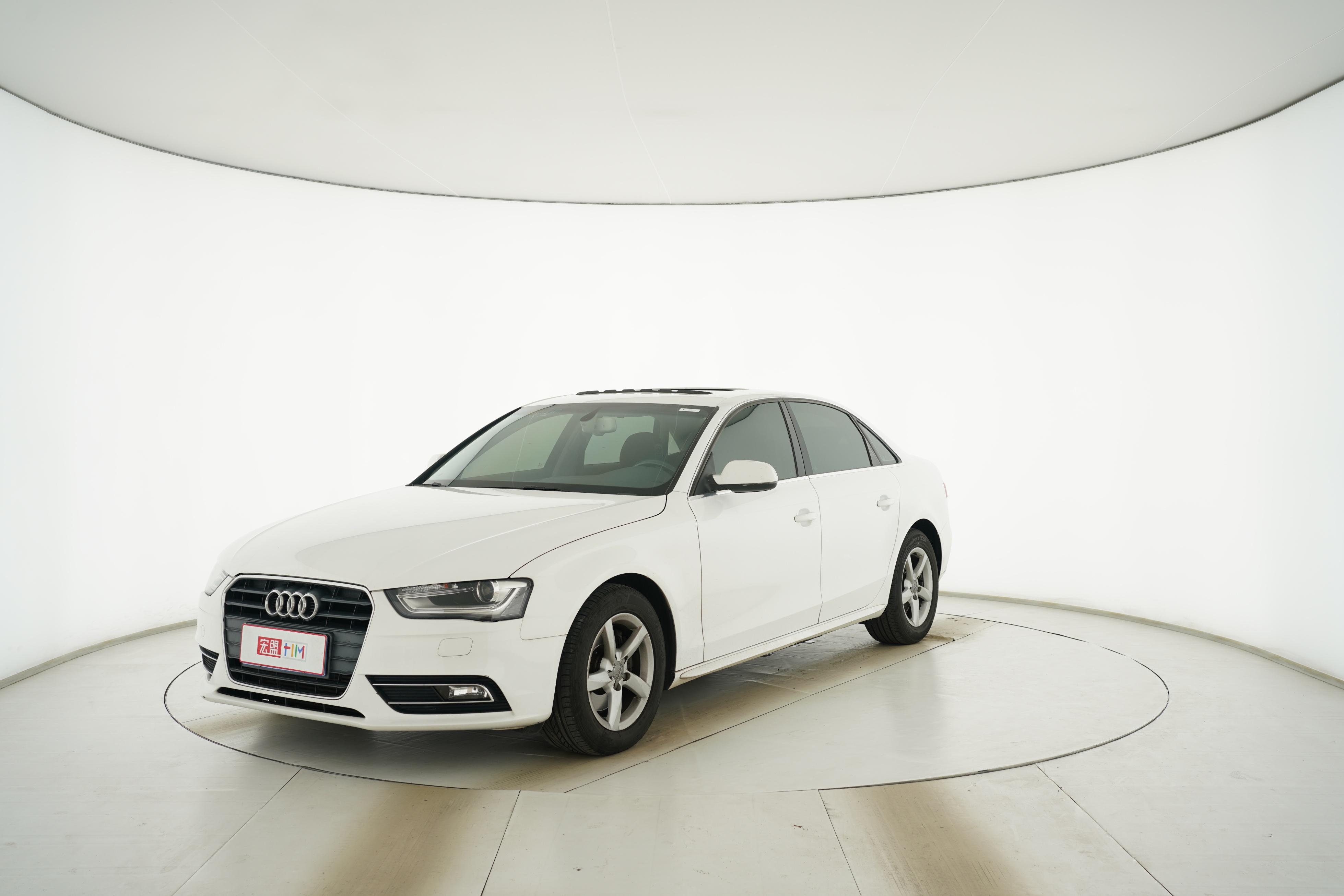 Audi A4L 2016 — фото 1