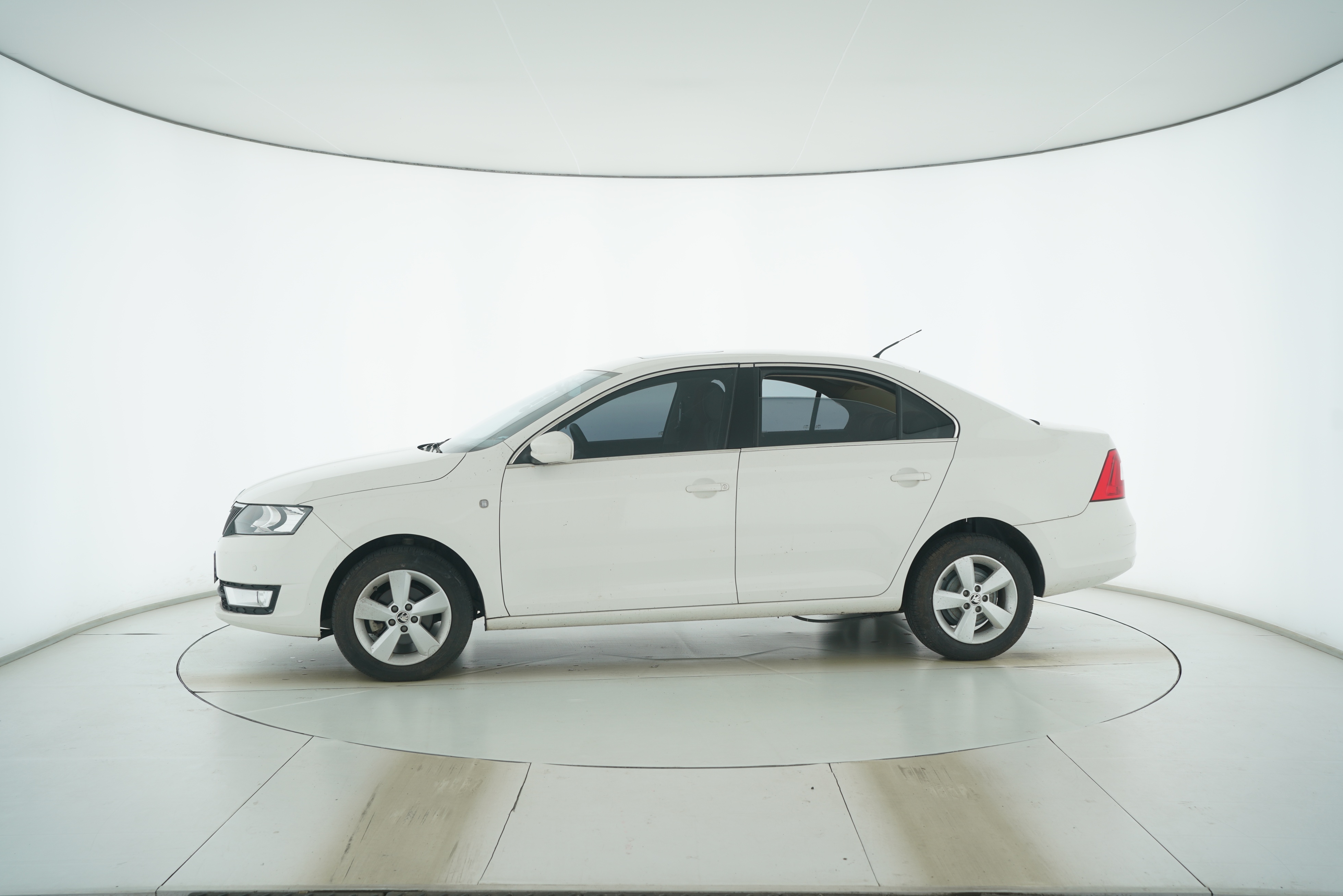 Skoda Xinrui 2015 — фото 7