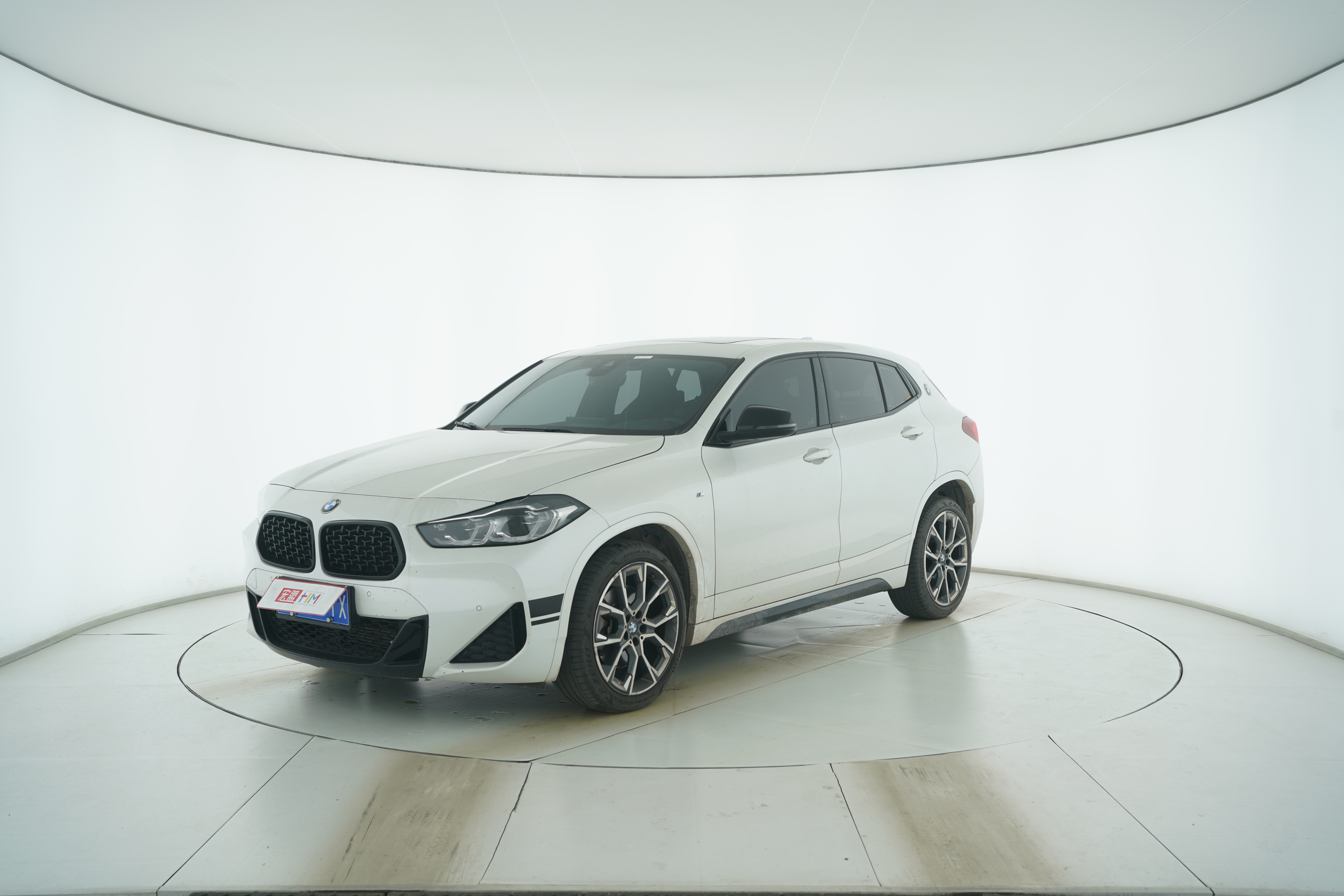 BMW X2 2021 — фото 1