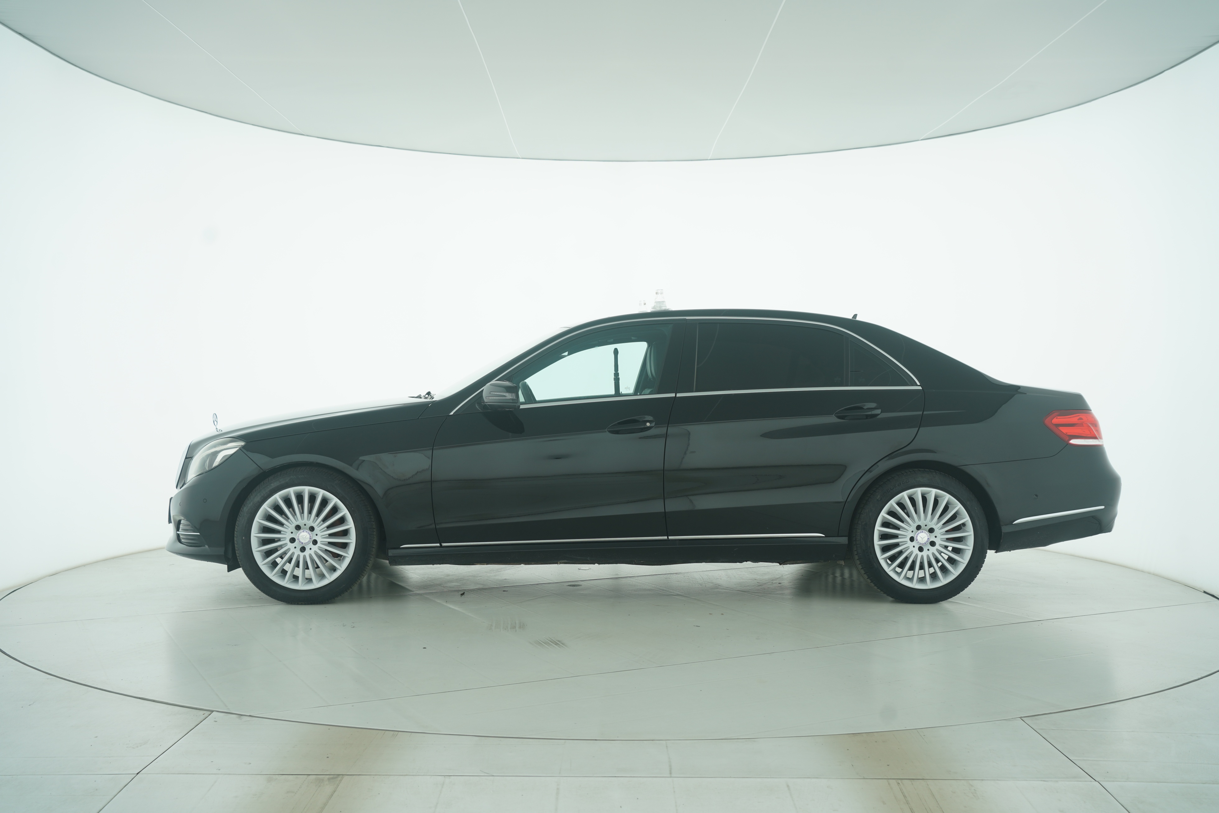 Mercedes Benz E-Class 2015 — фото 7