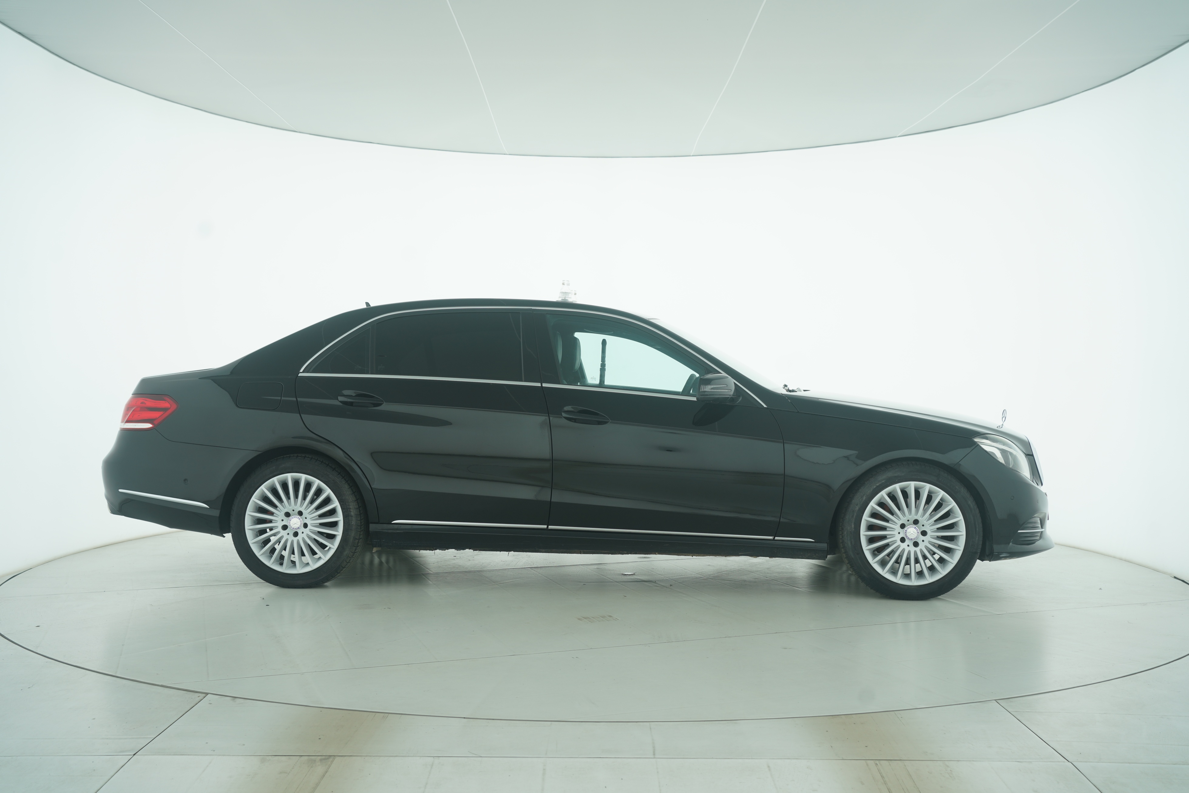 Mercedes Benz E-Class 2015 — фото 8