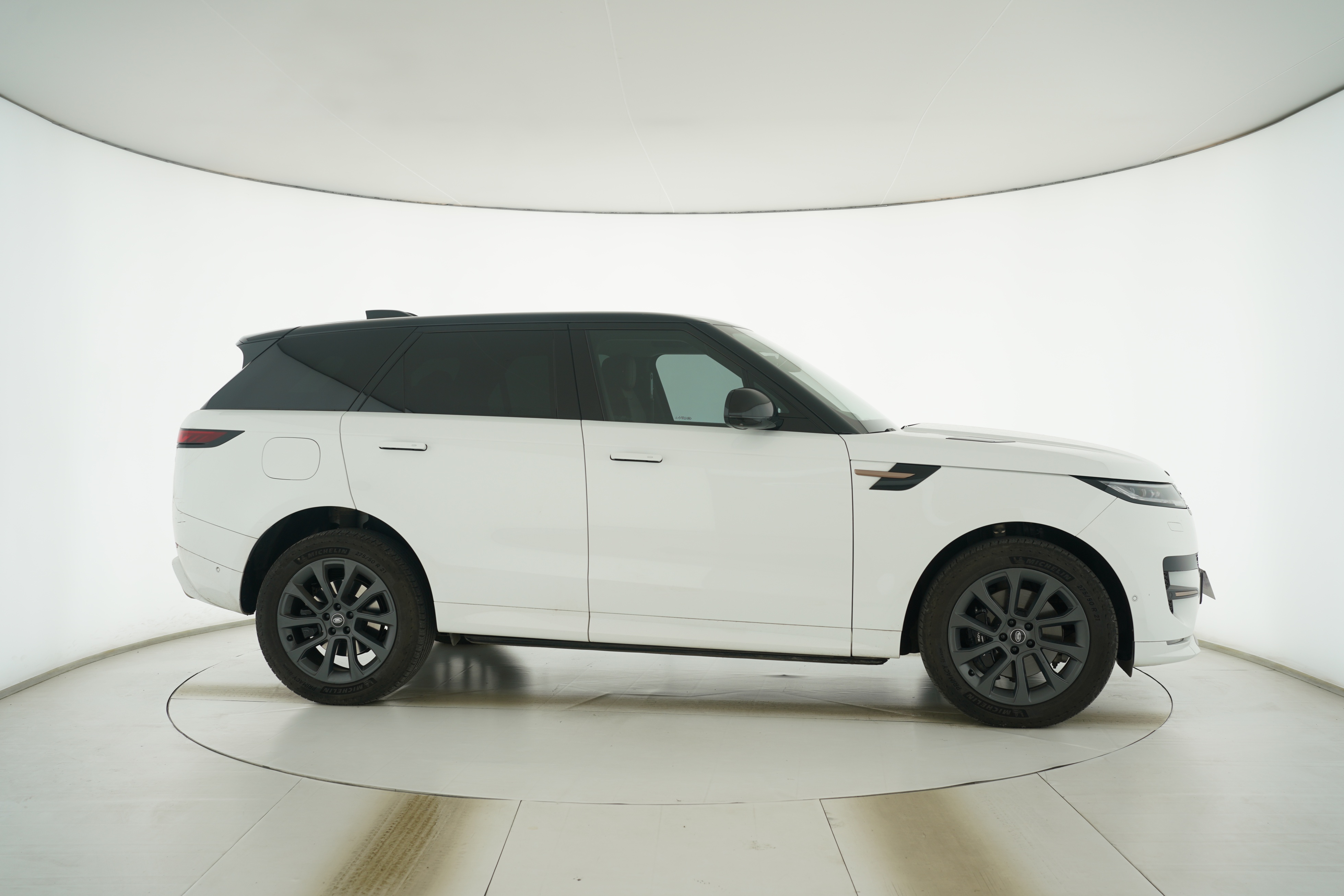 Land Rover Range Rover Sport 2023 — фото 8