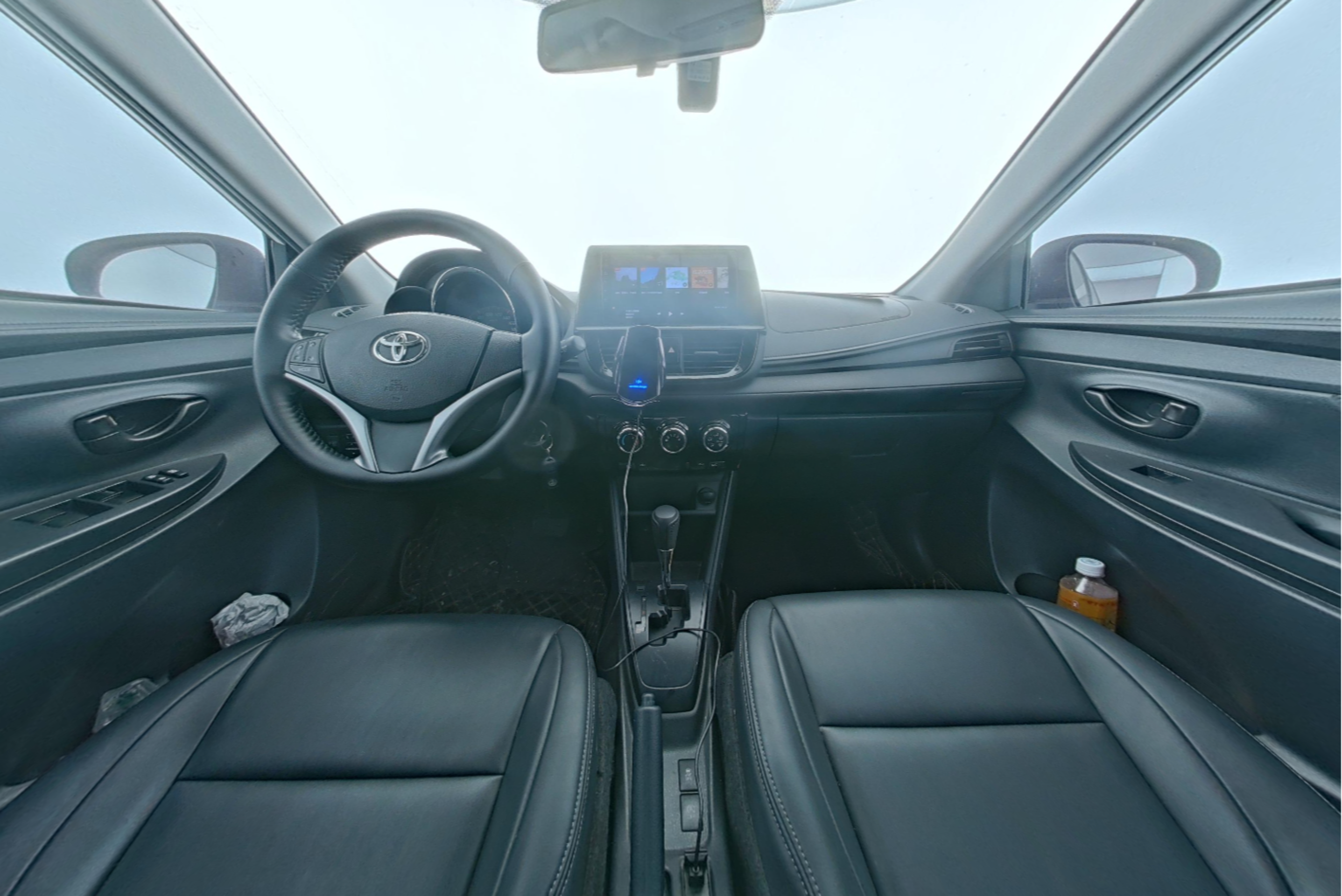 Toyota YARiS L 2020 — фото 9