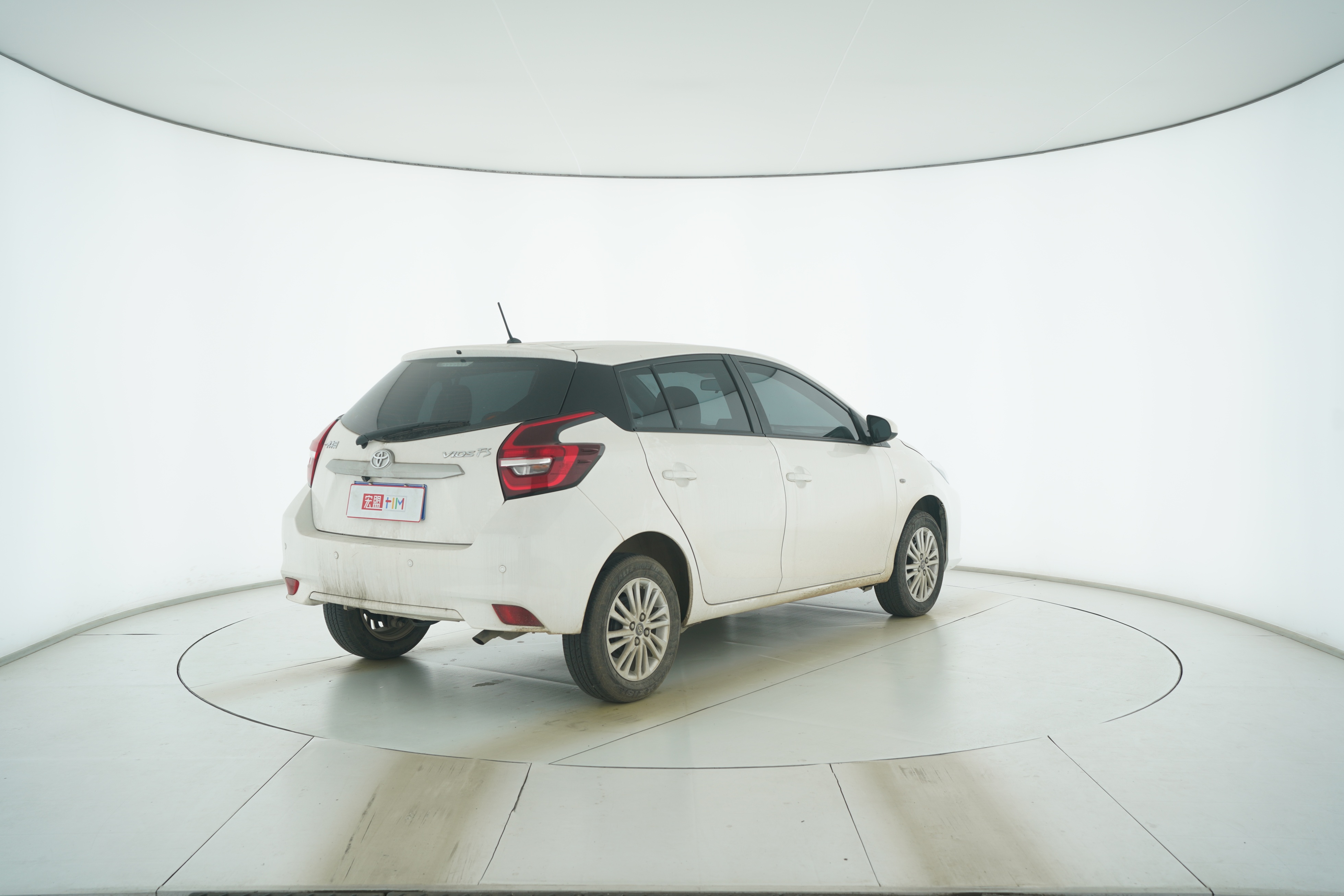 Toyota YARiS L 2020 — фото 4