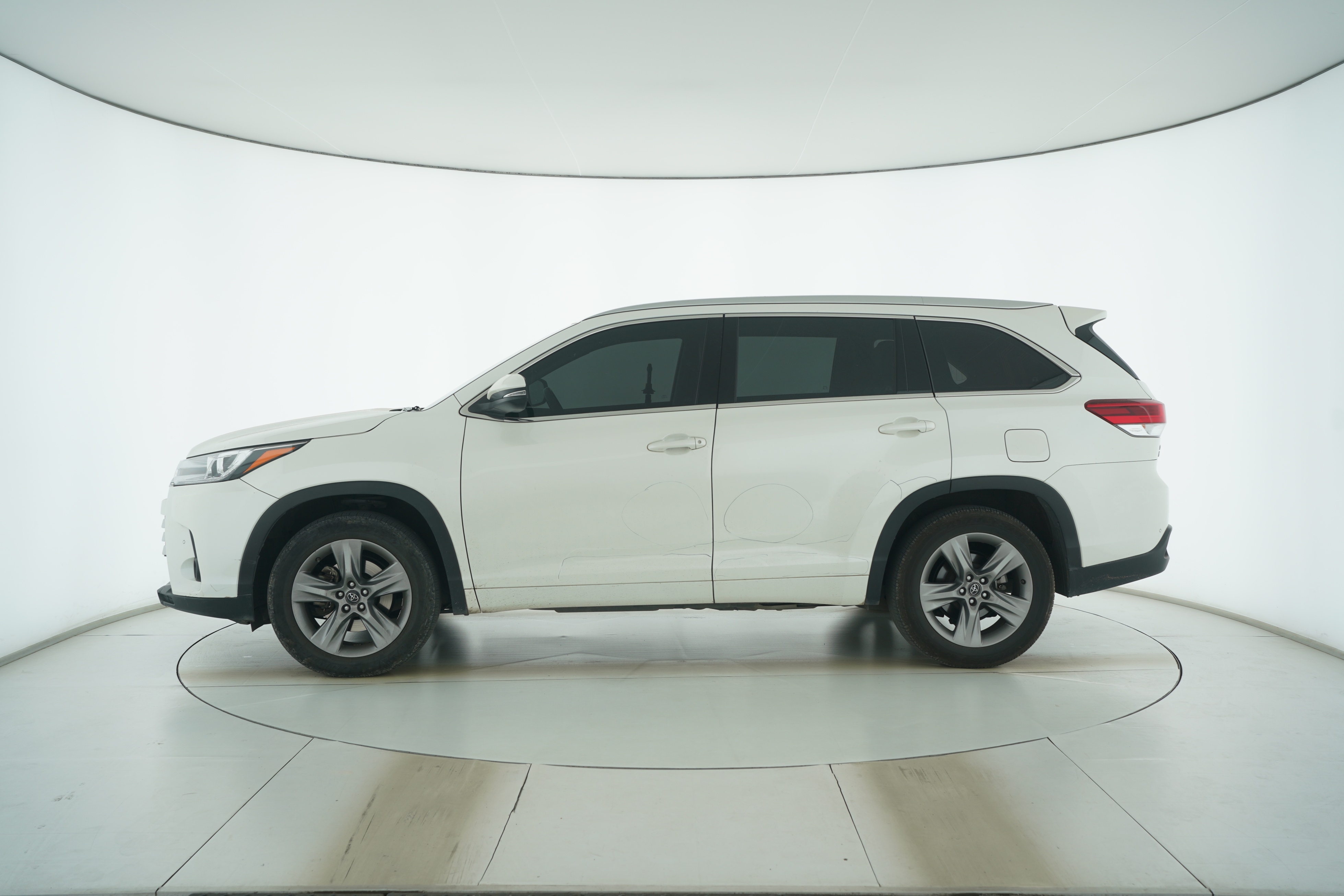 Toyota Highlander 2018 — фото 7